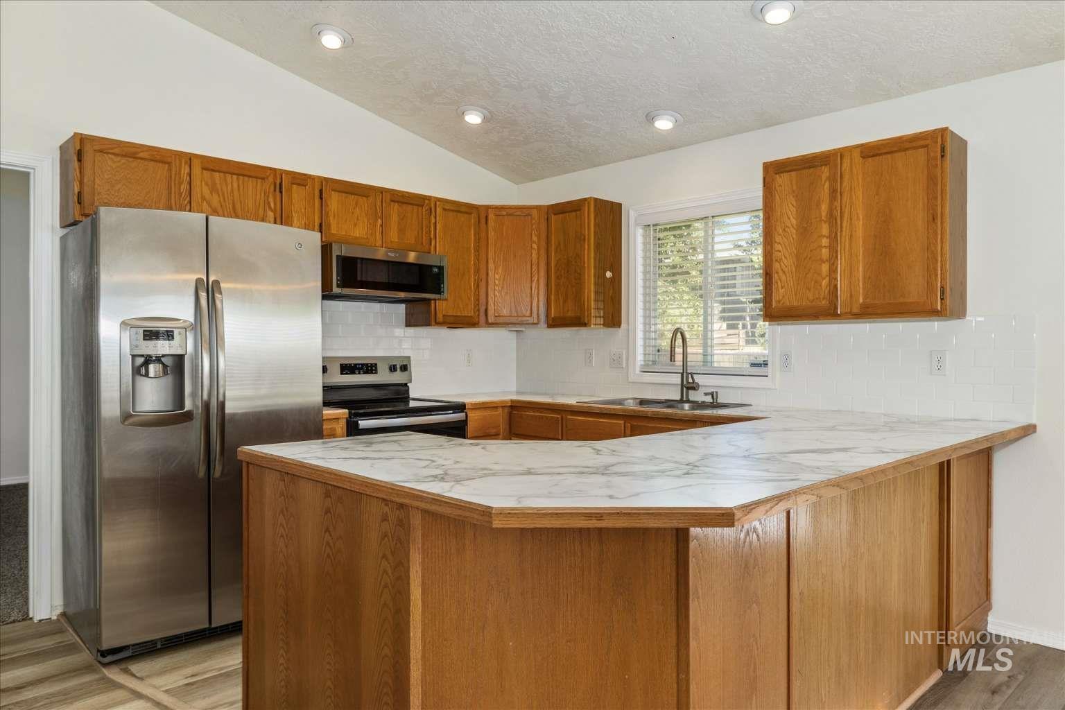 10304 W Silver City St, Boise, Idaho 83704, 3 Bedrooms, 2 Bathrooms, Residential For Sale, Price $437,900, 98986632