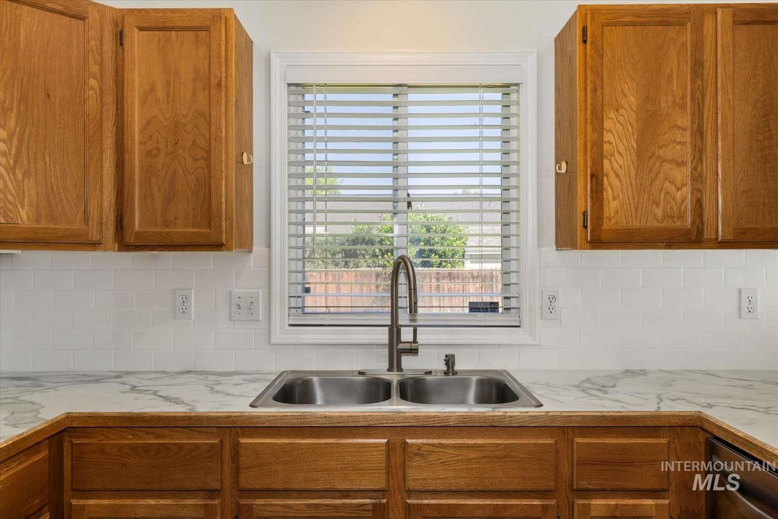 10304 W Silver City St, Boise, Idaho 83704, 3 Bedrooms, 2 Bathrooms, Residential For Sale, Price $437,900, 98986632