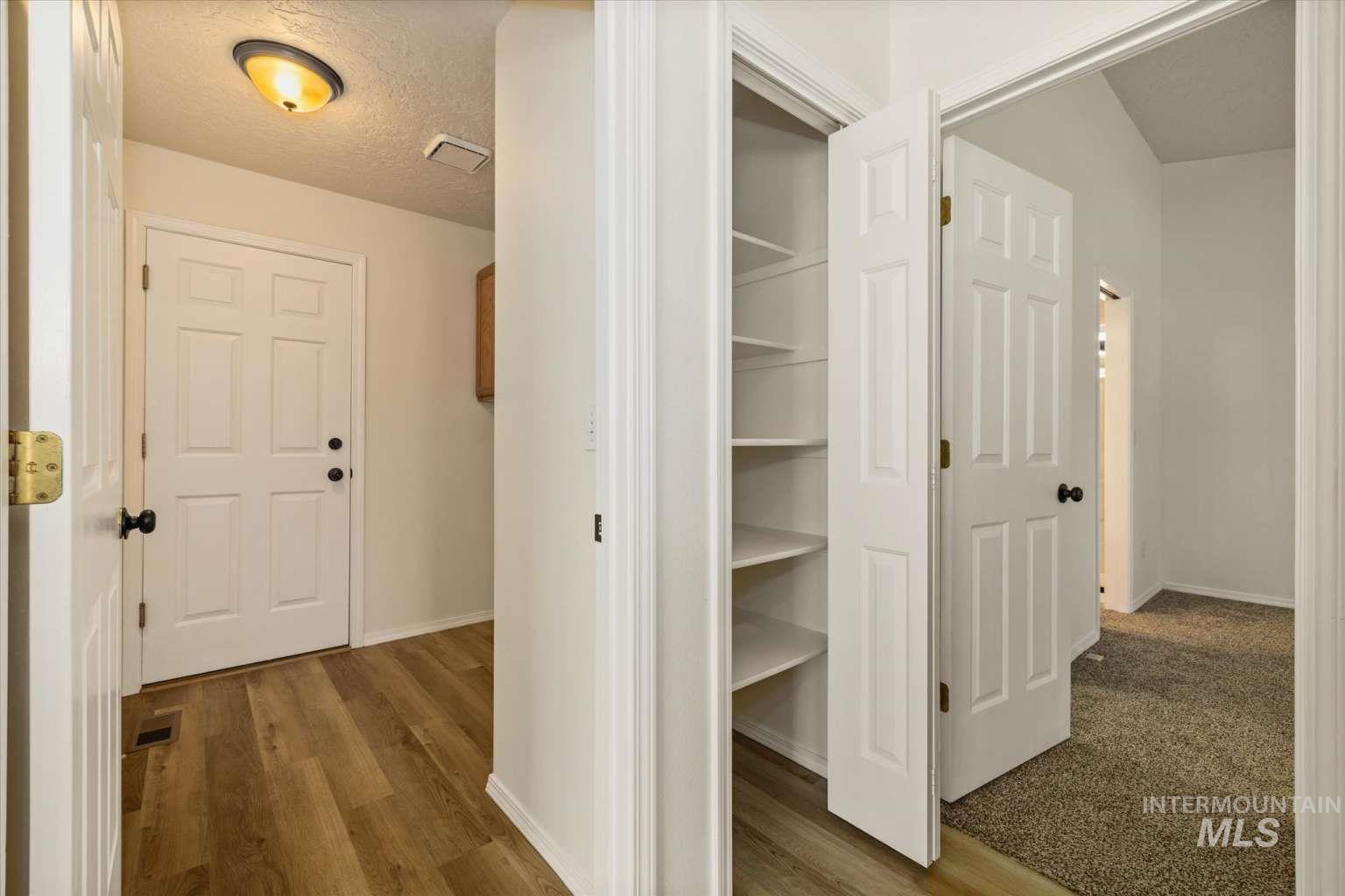 10304 W Silver City St, Boise, Idaho 83704, 3 Bedrooms, 2 Bathrooms, Residential For Sale, Price $437,900, 98986632