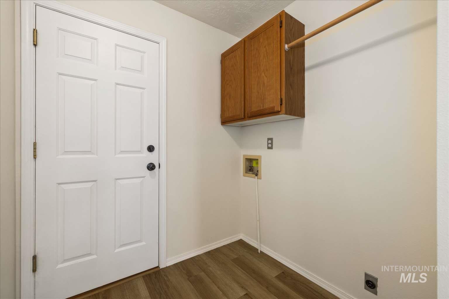 10304 W Silver City St, Boise, Idaho 83704, 3 Bedrooms, 2 Bathrooms, Residential For Sale, Price $437,900, 98986632