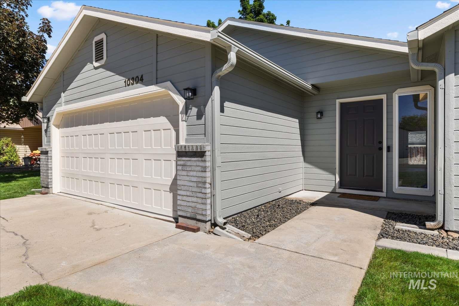 10304 W Silver City St, Boise, Idaho 83704, 3 Bedrooms, 2 Bathrooms, Residential For Sale, Price $437,900, 98986632