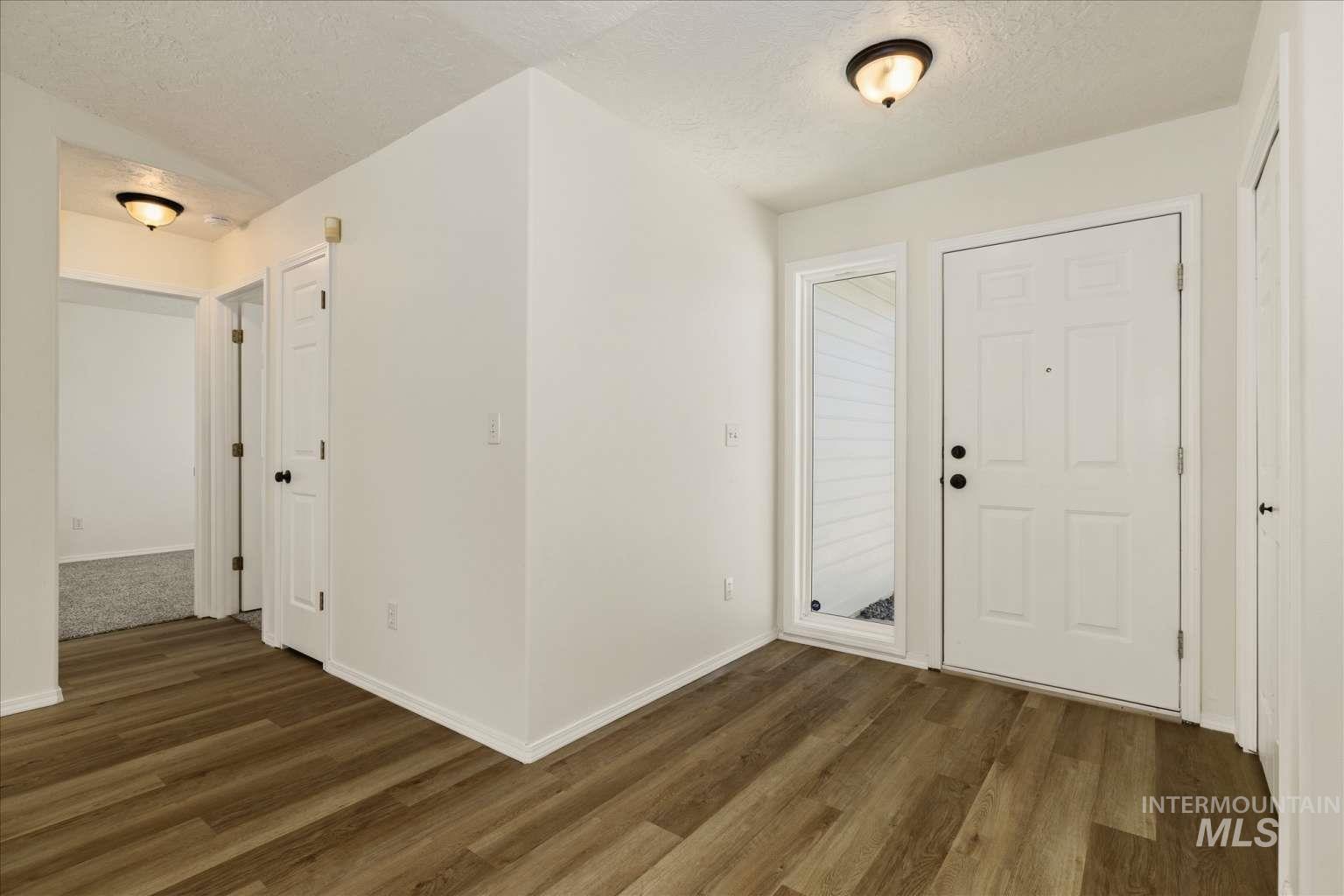10304 W Silver City St, Boise, Idaho 83704, 3 Bedrooms, 2 Bathrooms, Residential For Sale, Price $437,900, 98986632