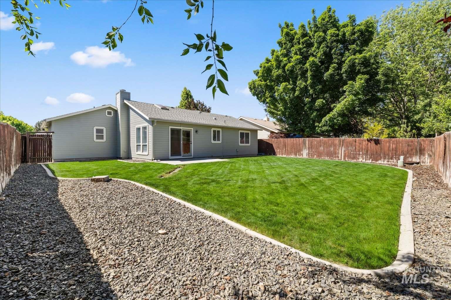 10304 W Silver City St, Boise, Idaho 83704, 3 Bedrooms, 2 Bathrooms, Residential For Sale, Price $437,900, 98986632