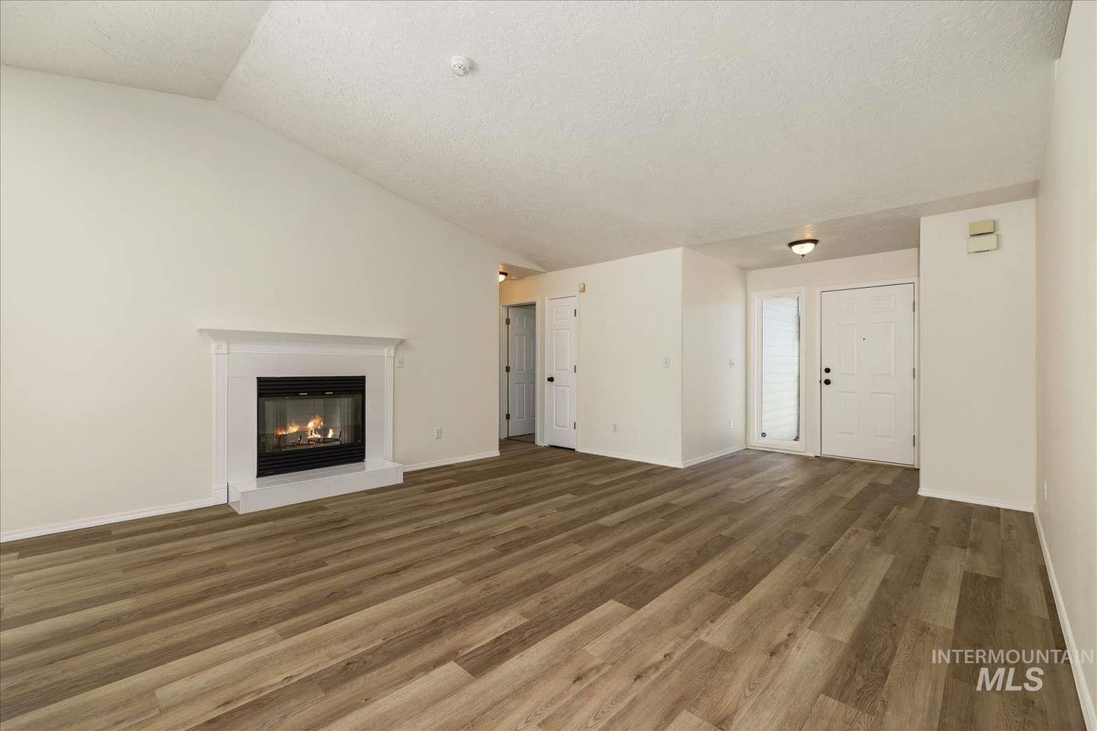 10304 W Silver City St, Boise, Idaho 83704, 3 Bedrooms, 2 Bathrooms, Residential For Sale, Price $437,900, 98986632