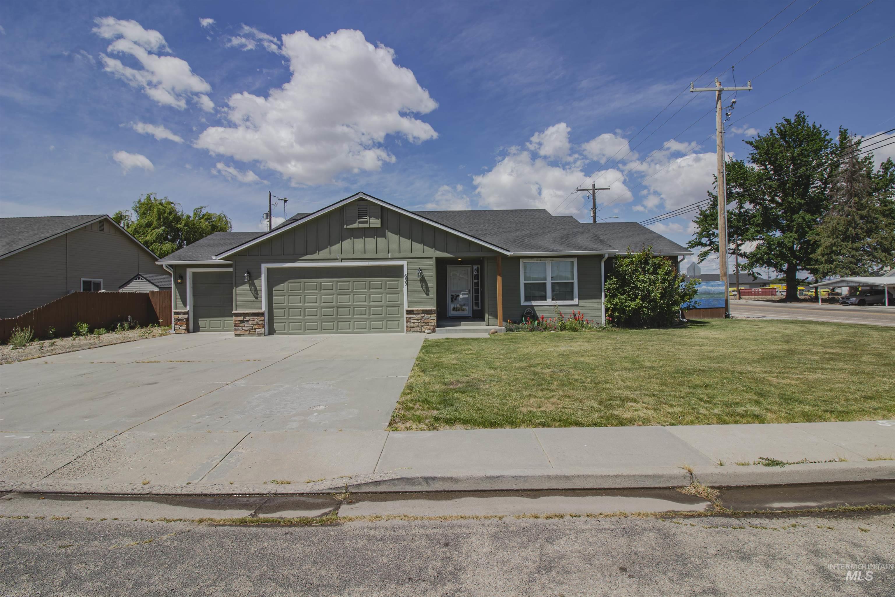 655 N 18th Street, Payette, Idaho 83661, 3 Bedrooms, 2 Bathrooms, Residential For Sale, Price $370,000, 98986633