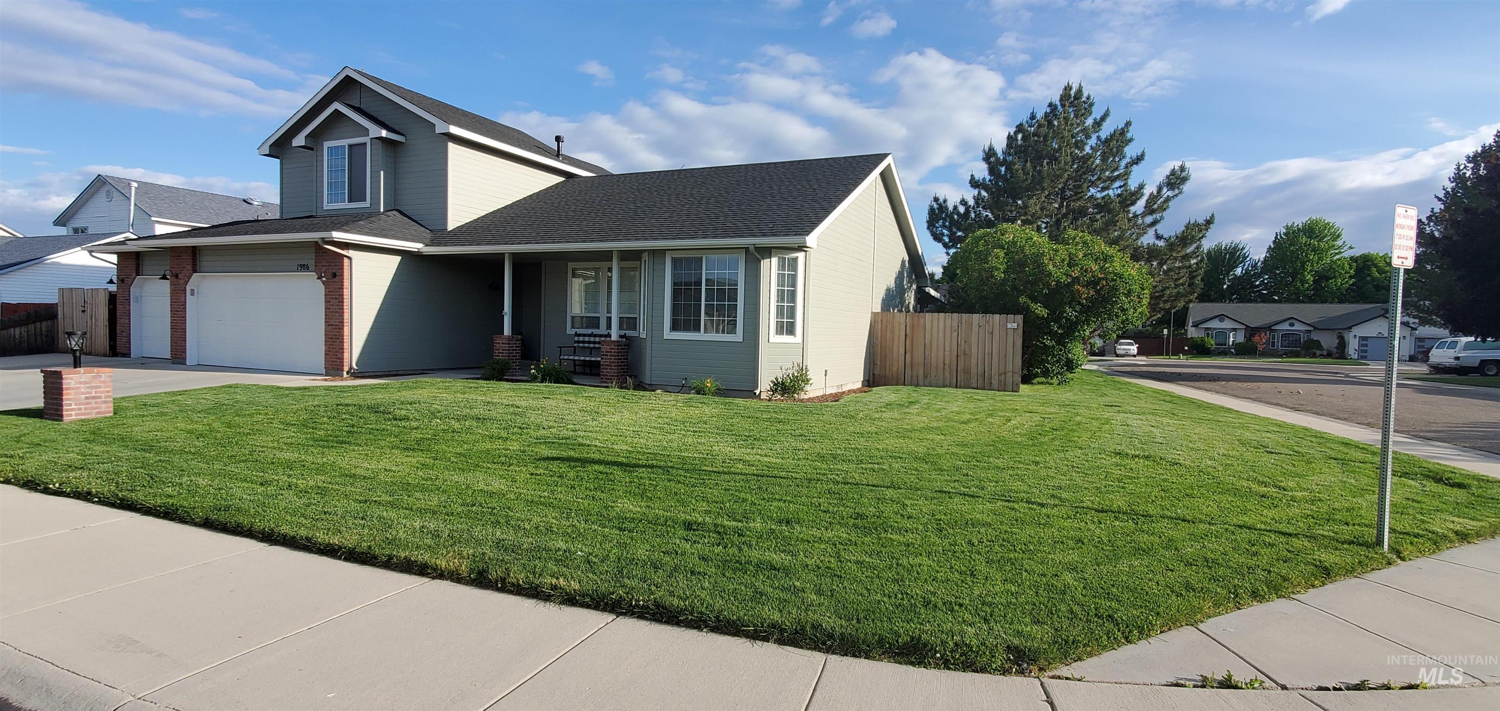 1986 E Griffon St, Meridian, Idaho 83642, 4 Bedrooms, 2 Bathrooms, Residential For Sale, Price $559,900, 98986636