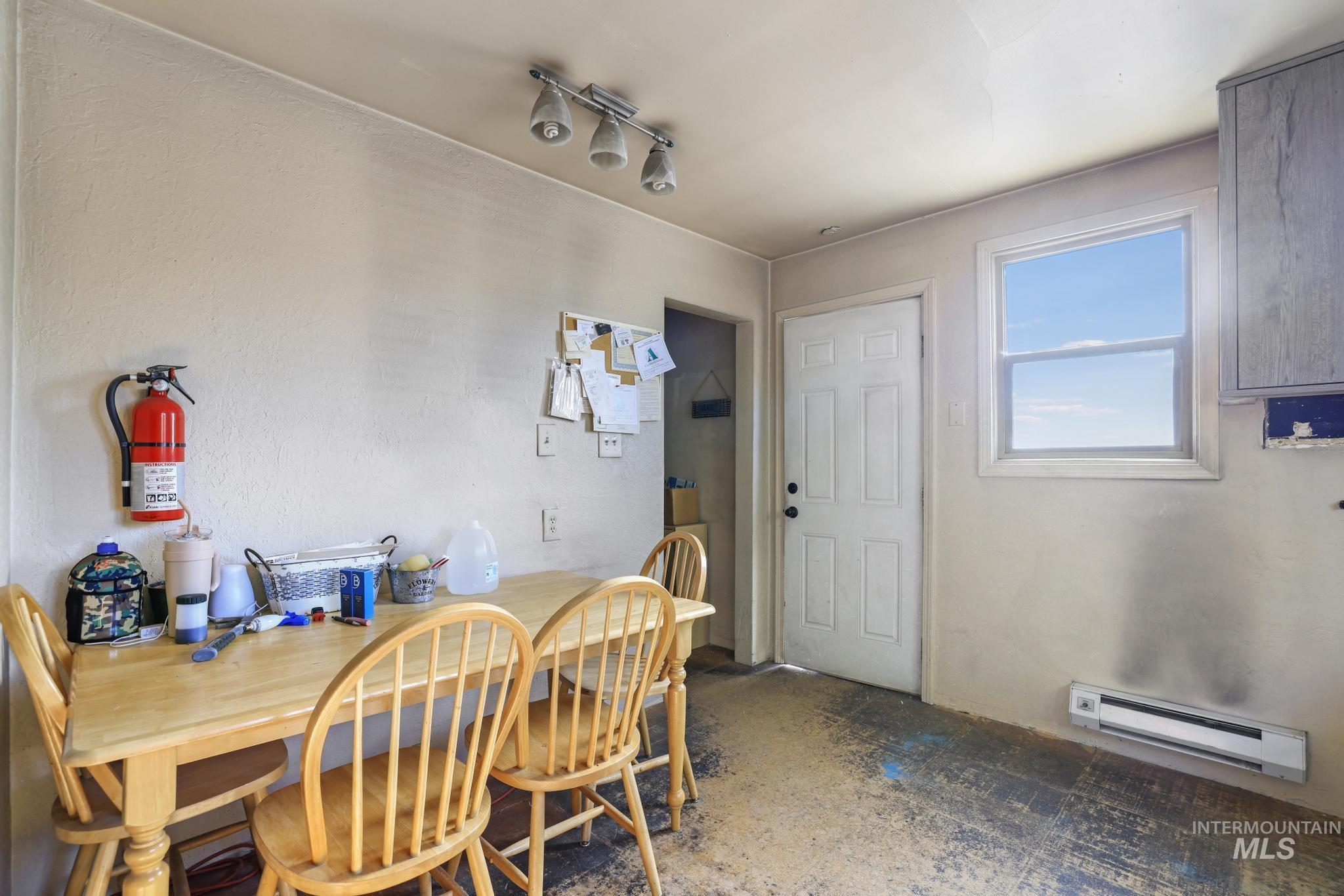 436 Washington Street N, Twin Falls, Idaho 83301, 2 Rooms, Business/Commercial For Sale, Price $250,000, 98986639