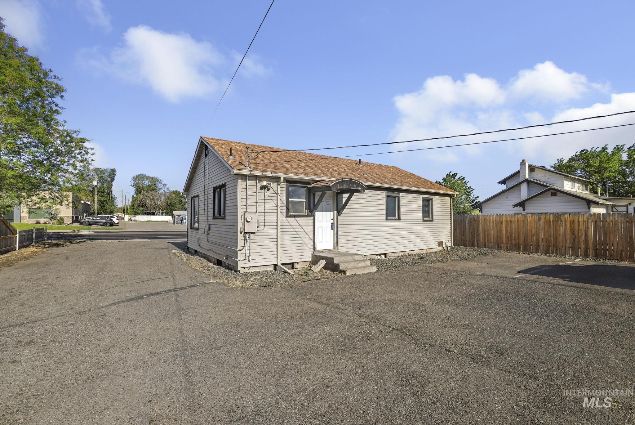 436 Washington Street N, Twin Falls, Idaho 83301, 2 Rooms, Business/Commercial For Sale, Price $250,000, 98986639