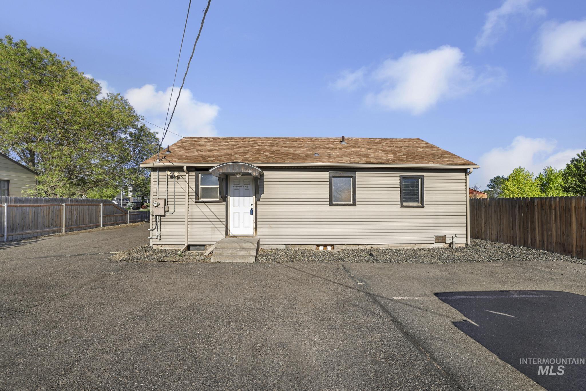 436 Washington Street N, Twin Falls, Idaho 83301, 2 Rooms, Business/Commercial For Sale, Price $250,000, 98986639