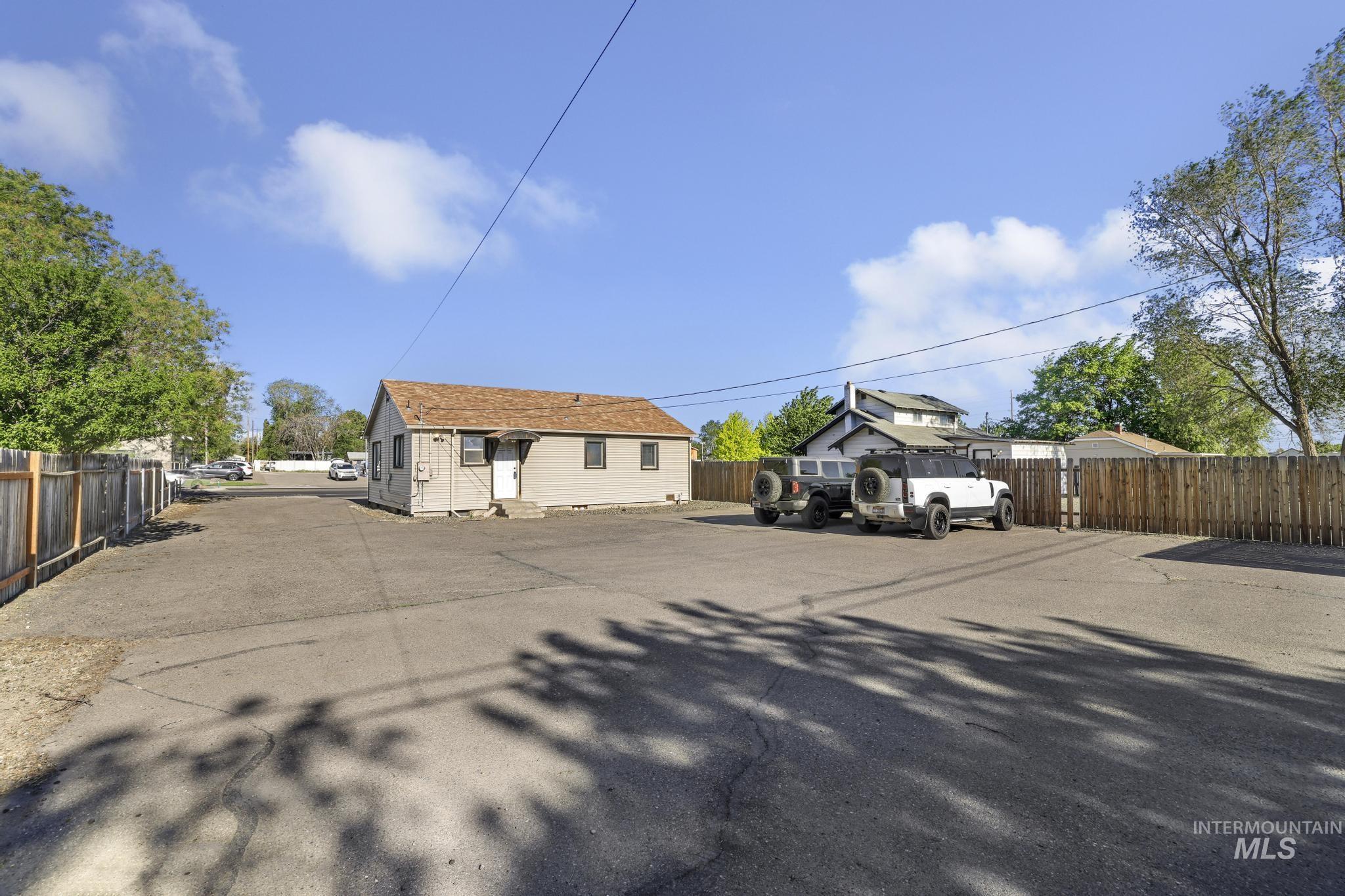 436 Washington Street N, Twin Falls, Idaho 83301, 2 Rooms, Business/Commercial For Sale, Price $250,000, 98986639