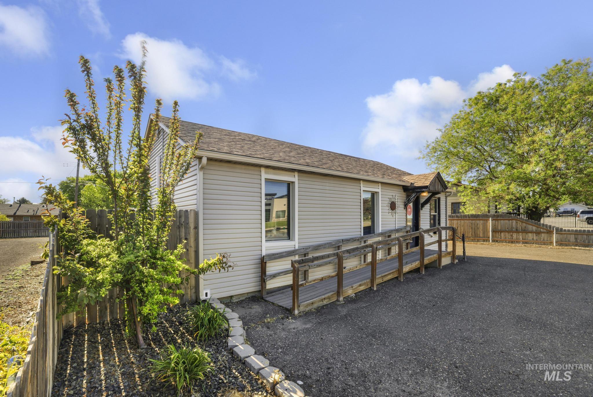 436 Washington Street N, Twin Falls, Idaho 83301, 2 Rooms, Business/Commercial For Sale, Price $250,000, 98986639