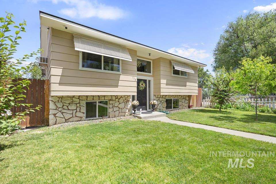 113 E Montana Ave, Homedale, Idaho 83628-0000, 5 Bedrooms, 2 Bathrooms, Residential For Sale, Price $355,000, 98986640