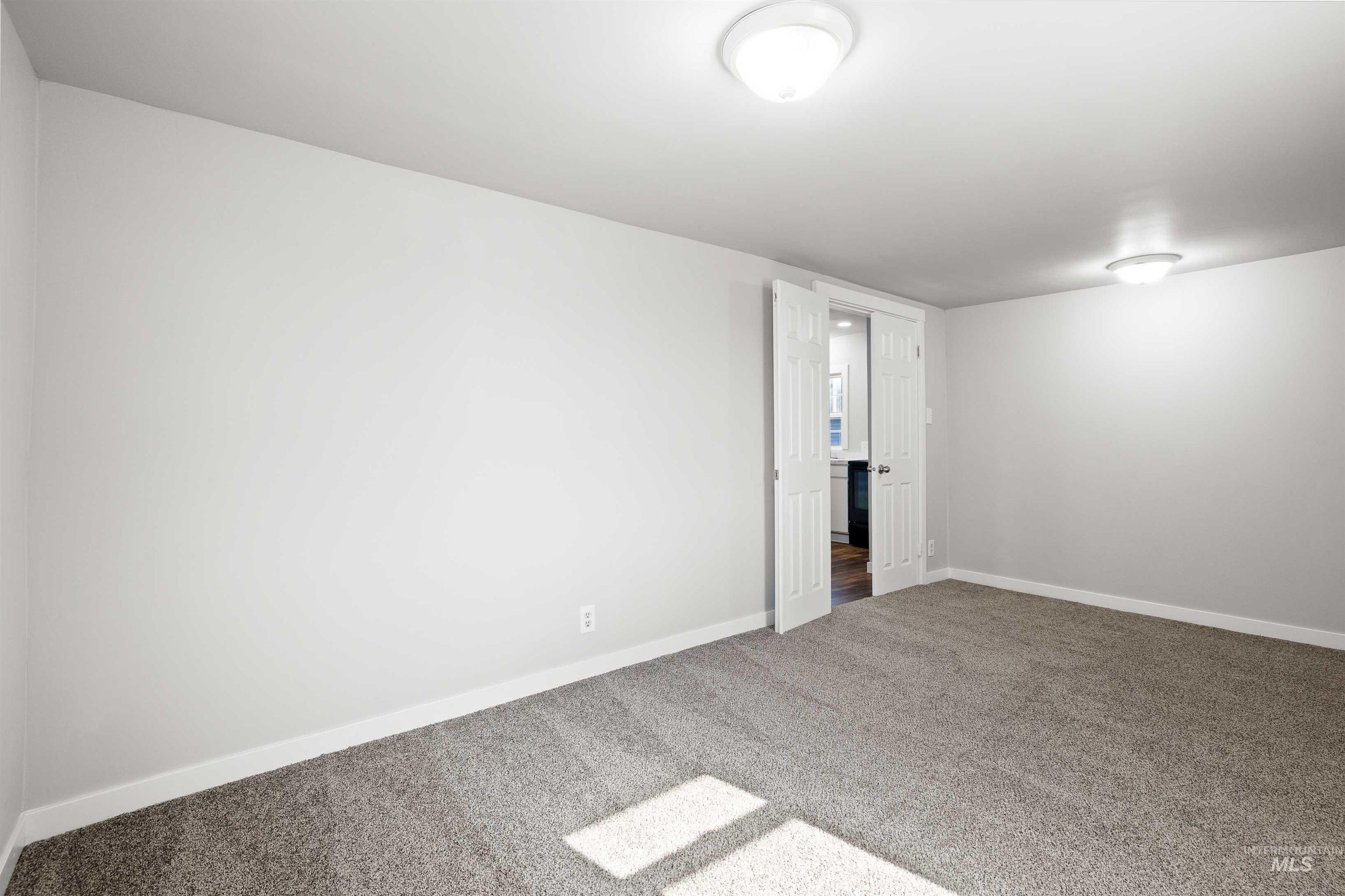581 Adams St, Twin Falls, Idaho 83301, 2 Bedrooms, 1 Bathroom, Residential For Sale, Price $228,900, 98986642