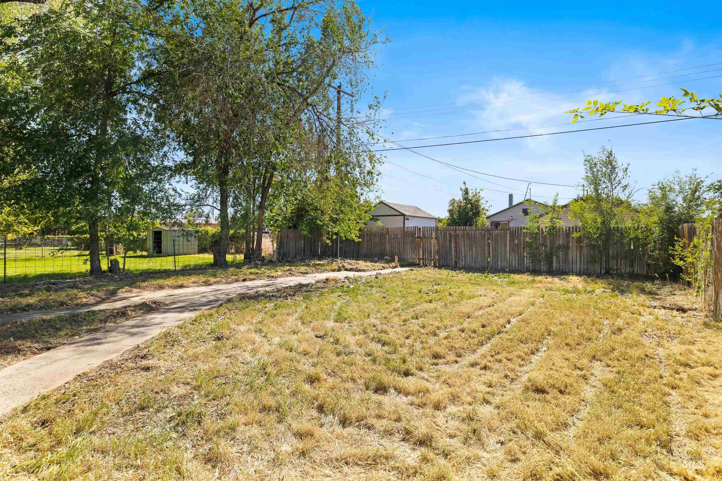 581 Adams St, Twin Falls, Idaho 83301, 2 Bedrooms, 1 Bathroom, Residential For Sale, Price $228,900, 98986642