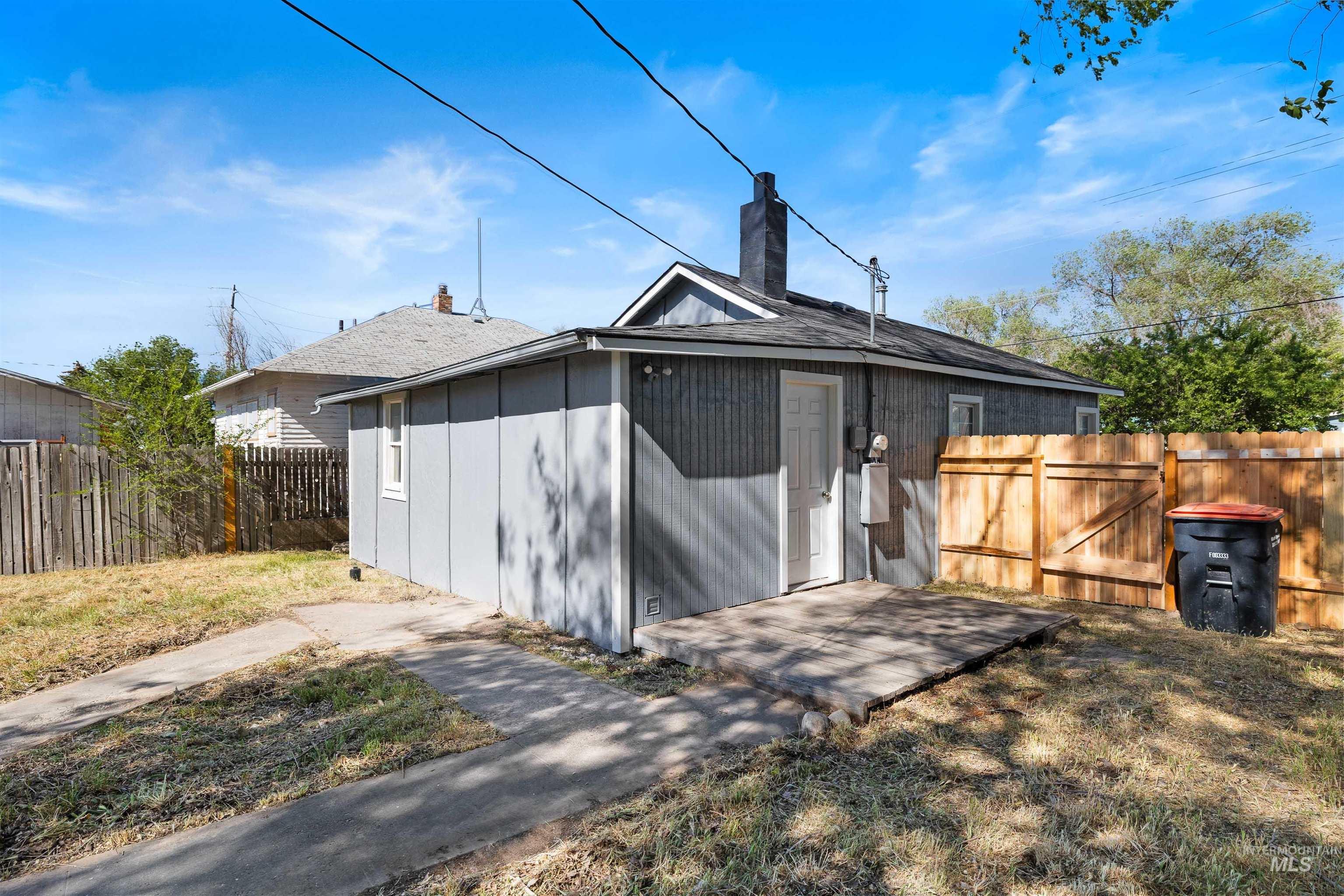 581 Adams St, Twin Falls, Idaho 83301, 2 Bedrooms, 1 Bathroom, Residential For Sale, Price $228,900, 98986642