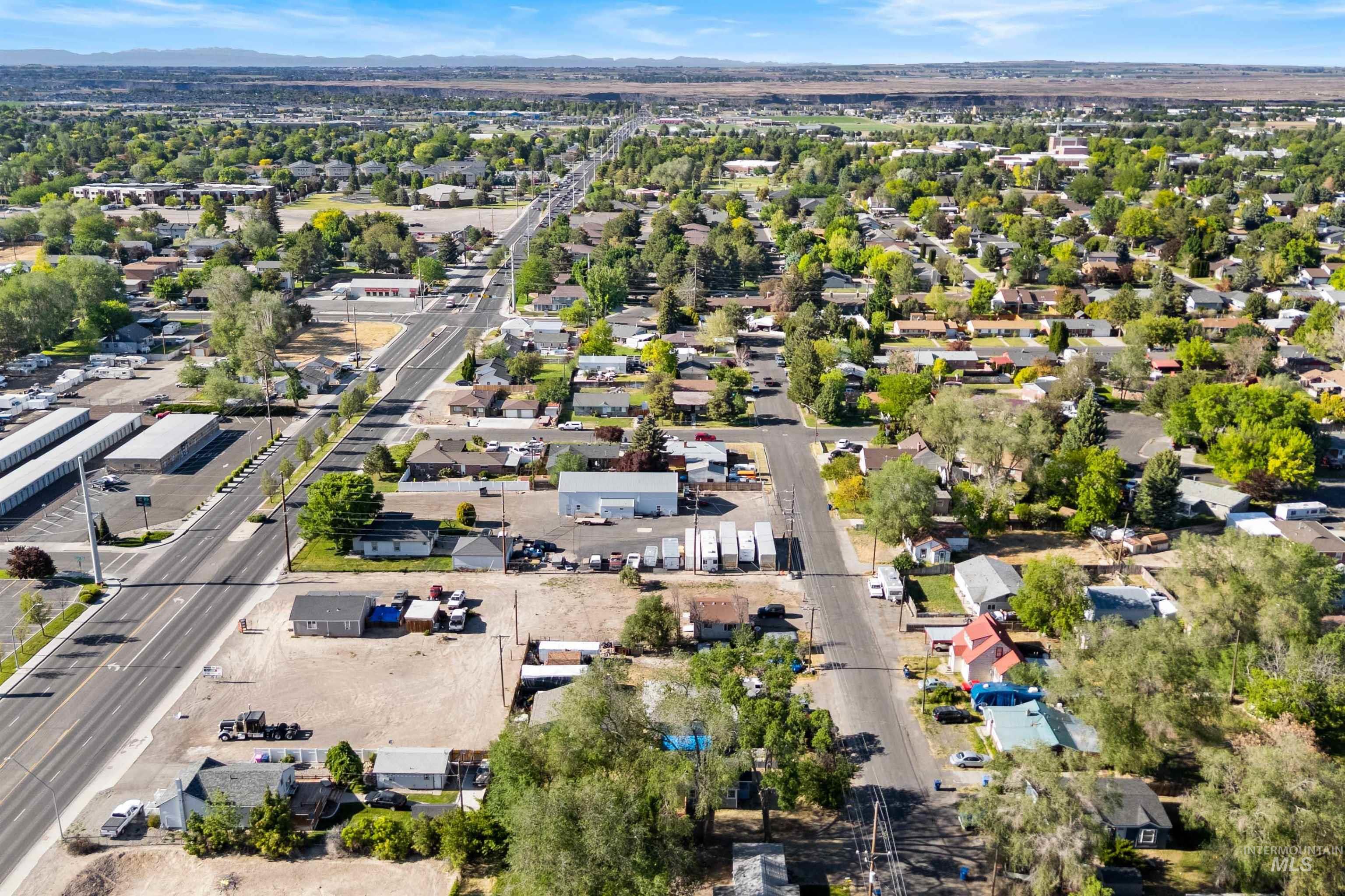 581 Adams St, Twin Falls, Idaho 83301, 2 Bedrooms, 1 Bathroom, Residential For Sale, Price $228,900, 98986642
