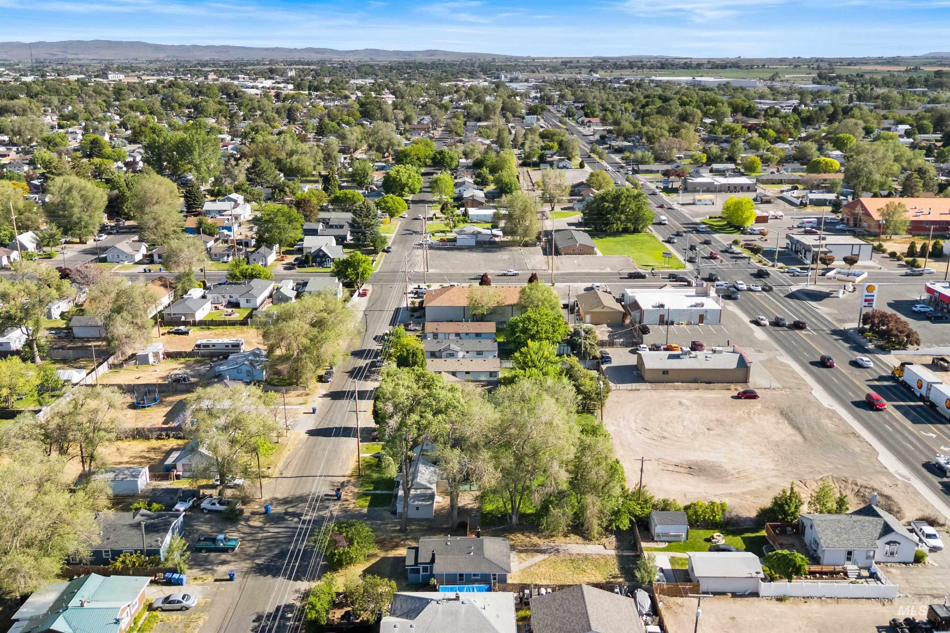581 Adams St, Twin Falls, Idaho 83301, 2 Bedrooms, 1 Bathroom, Residential For Sale, Price $228,900, 98986642