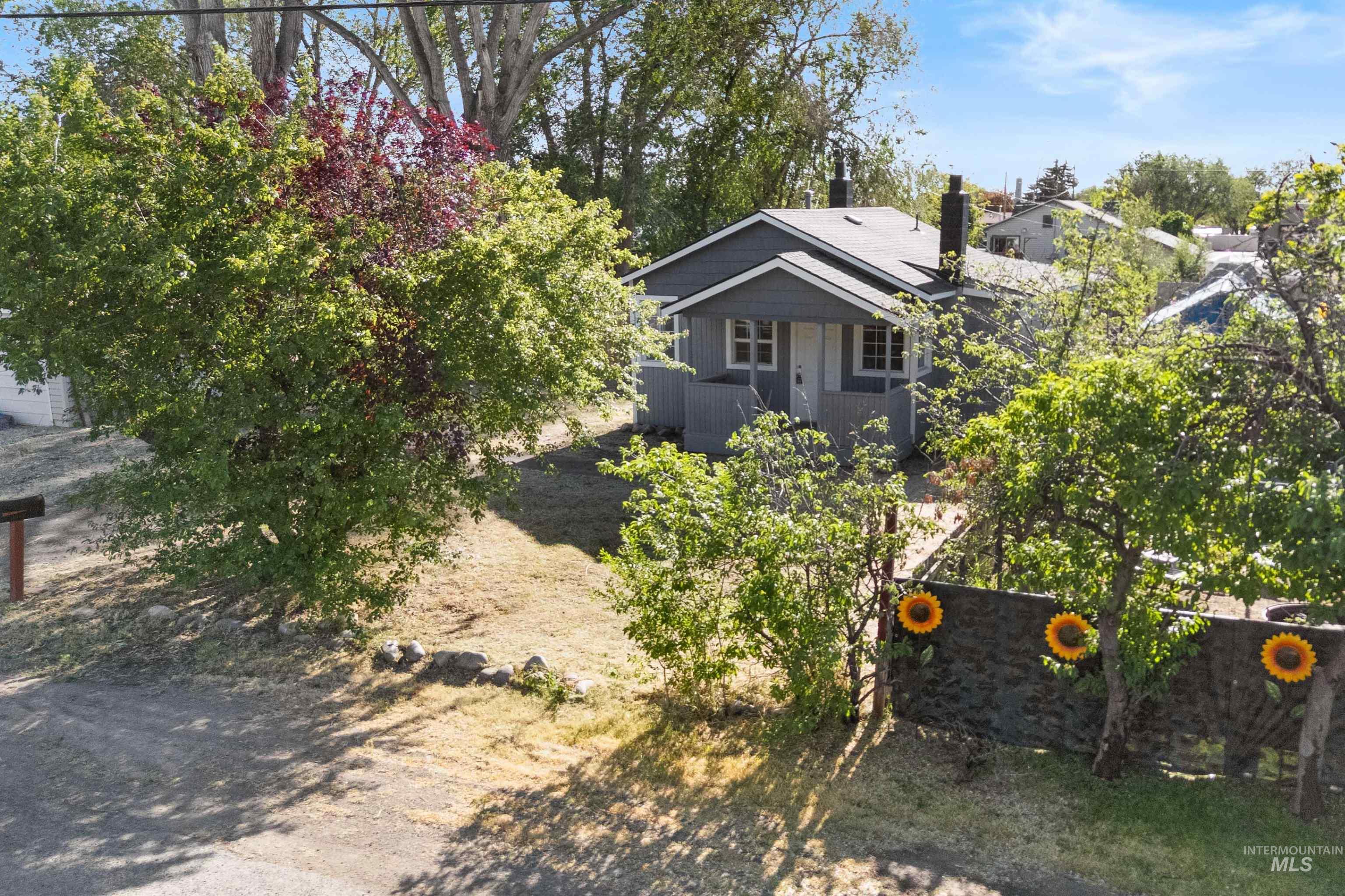 581 Adams St, Twin Falls, Idaho 83301, 2 Bedrooms, 1 Bathroom, Residential For Sale, Price $228,900, 98986642