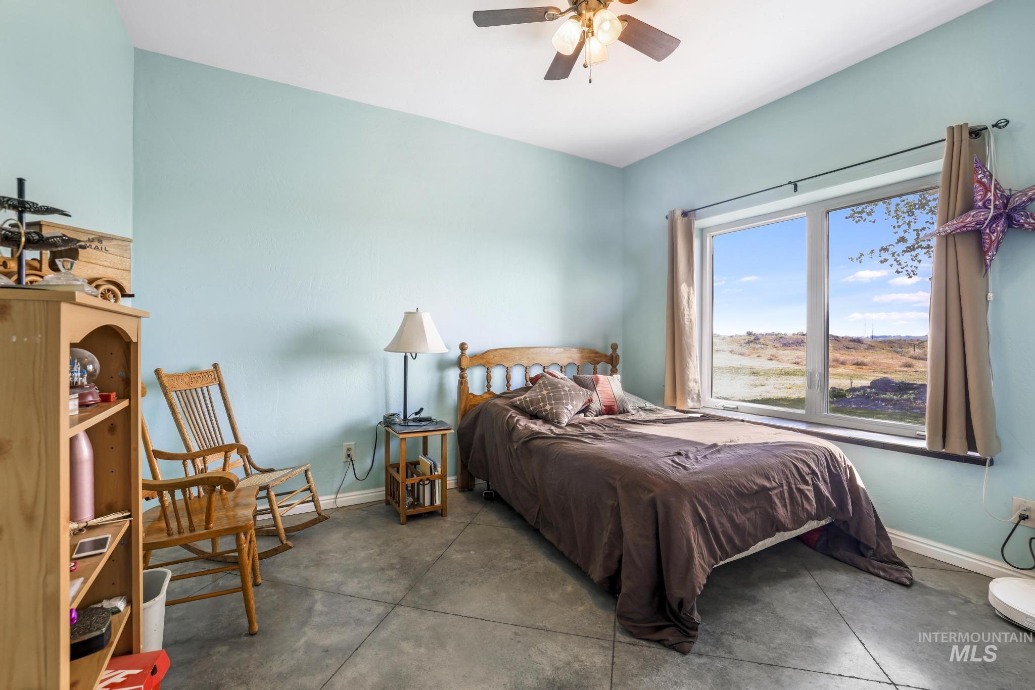 1994 S S 1200 E, Bliss, Idaho 83314, 2 Bedrooms, 2 Bathrooms, Residential For Sale, Price $520,000, 98986643