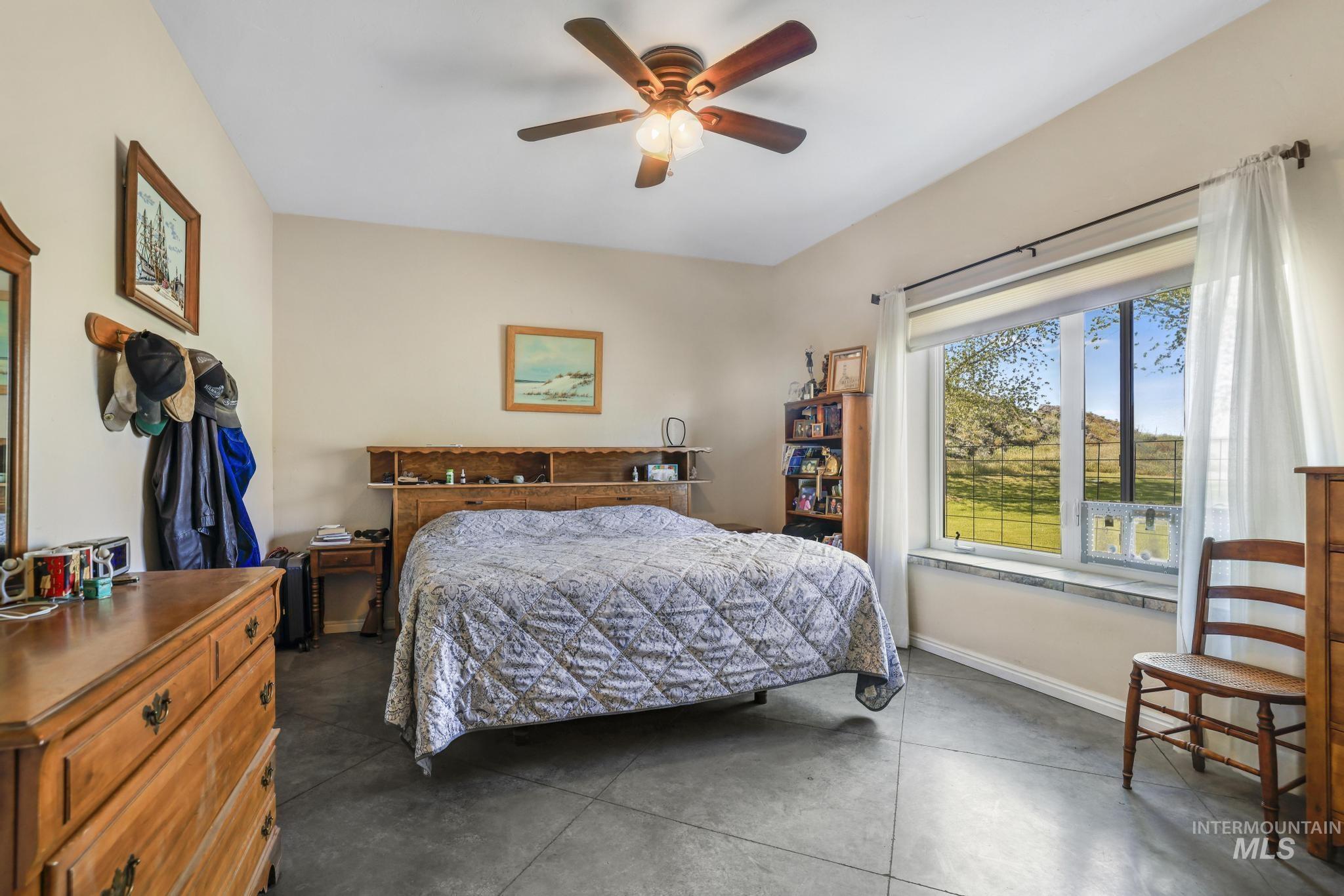 1994 S S 1200 E, Bliss, Idaho 83314, 2 Bedrooms, 2 Bathrooms, Residential For Sale, Price $520,000, 98986643