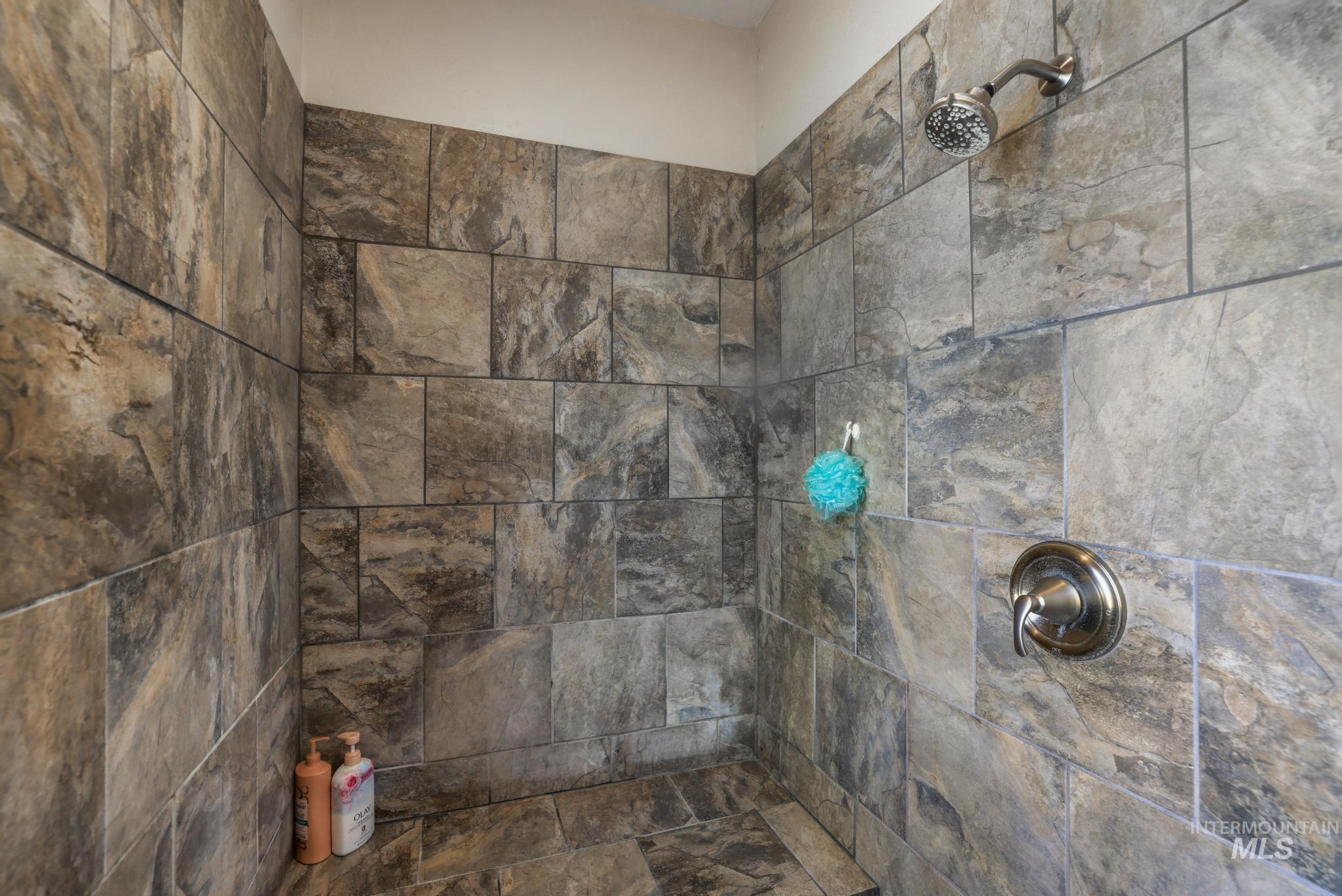 1994 S S 1200 E, Bliss, Idaho 83314, 2 Bedrooms, 2 Bathrooms, Residential For Sale, Price $520,000, 98986643