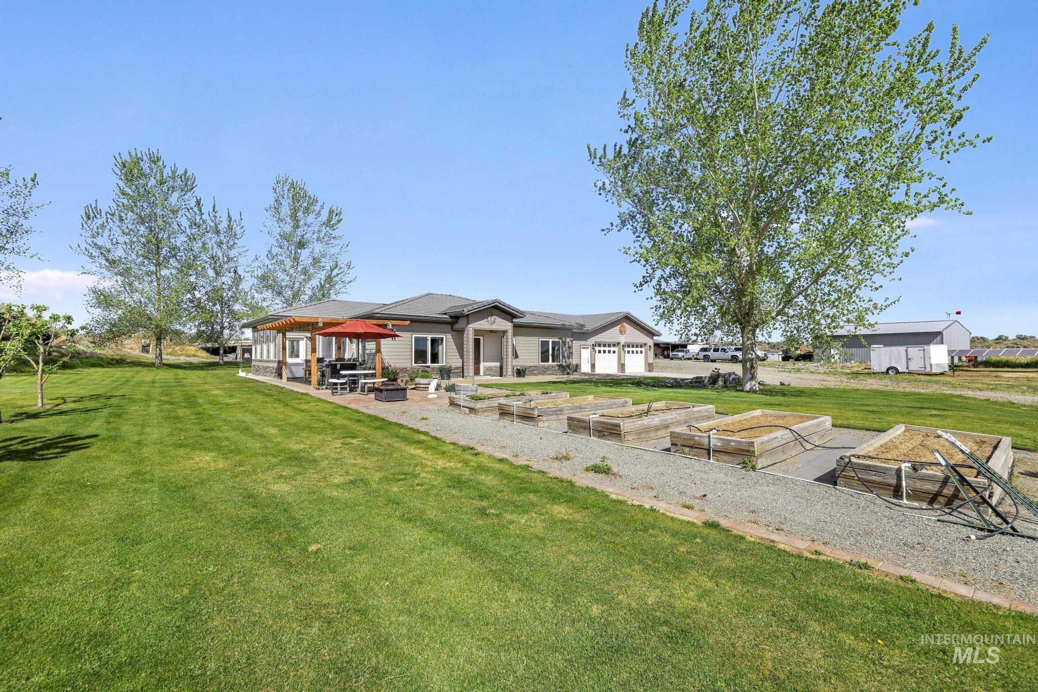 1994 S S 1200 E, Bliss, Idaho 83314, 2 Bedrooms, 2 Bathrooms, Residential For Sale, Price $520,000, 98986643