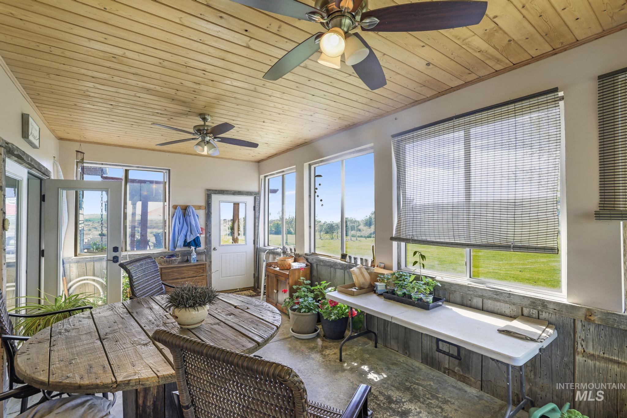 1994 S S 1200 E, Bliss, Idaho 83314, 2 Bedrooms, 2 Bathrooms, Residential For Sale, Price $520,000, 98986643