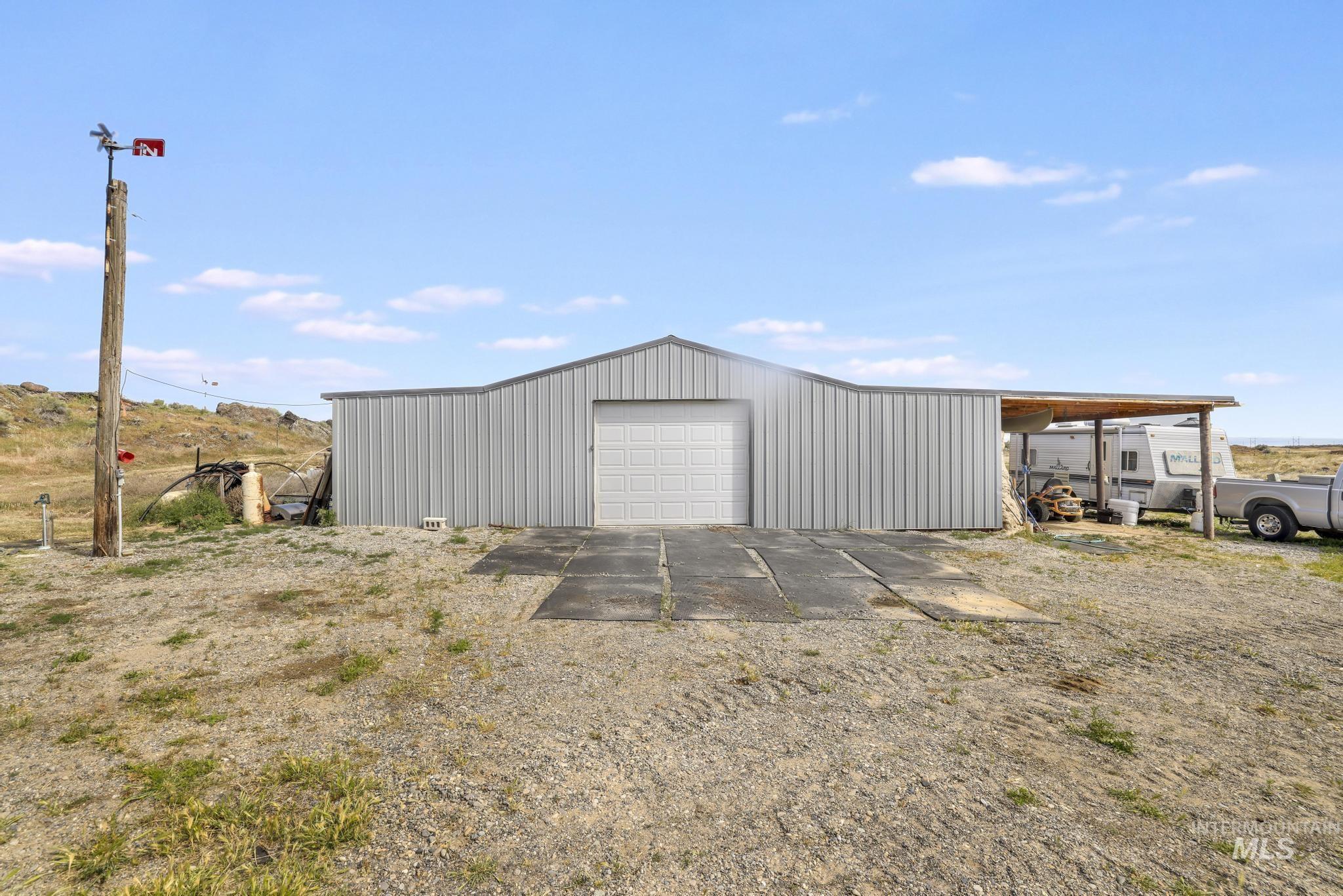 1994 S S 1200 E, Bliss, Idaho 83314, 2 Bedrooms, 2 Bathrooms, Residential For Sale, Price $520,000, 98986643