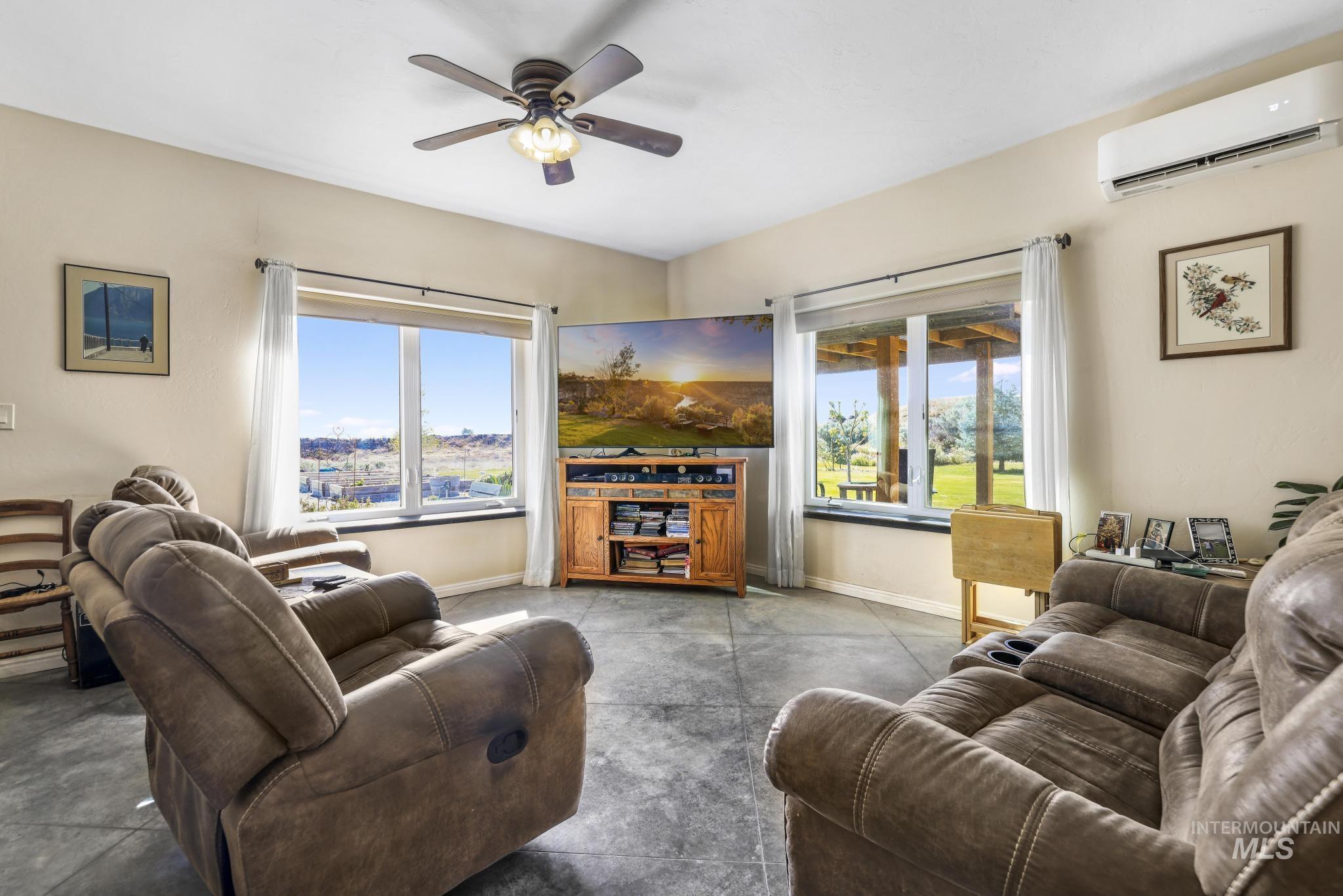 1994 S S 1200 E, Bliss, Idaho 83314, 2 Bedrooms, 2 Bathrooms, Residential For Sale, Price $520,000, 98986643