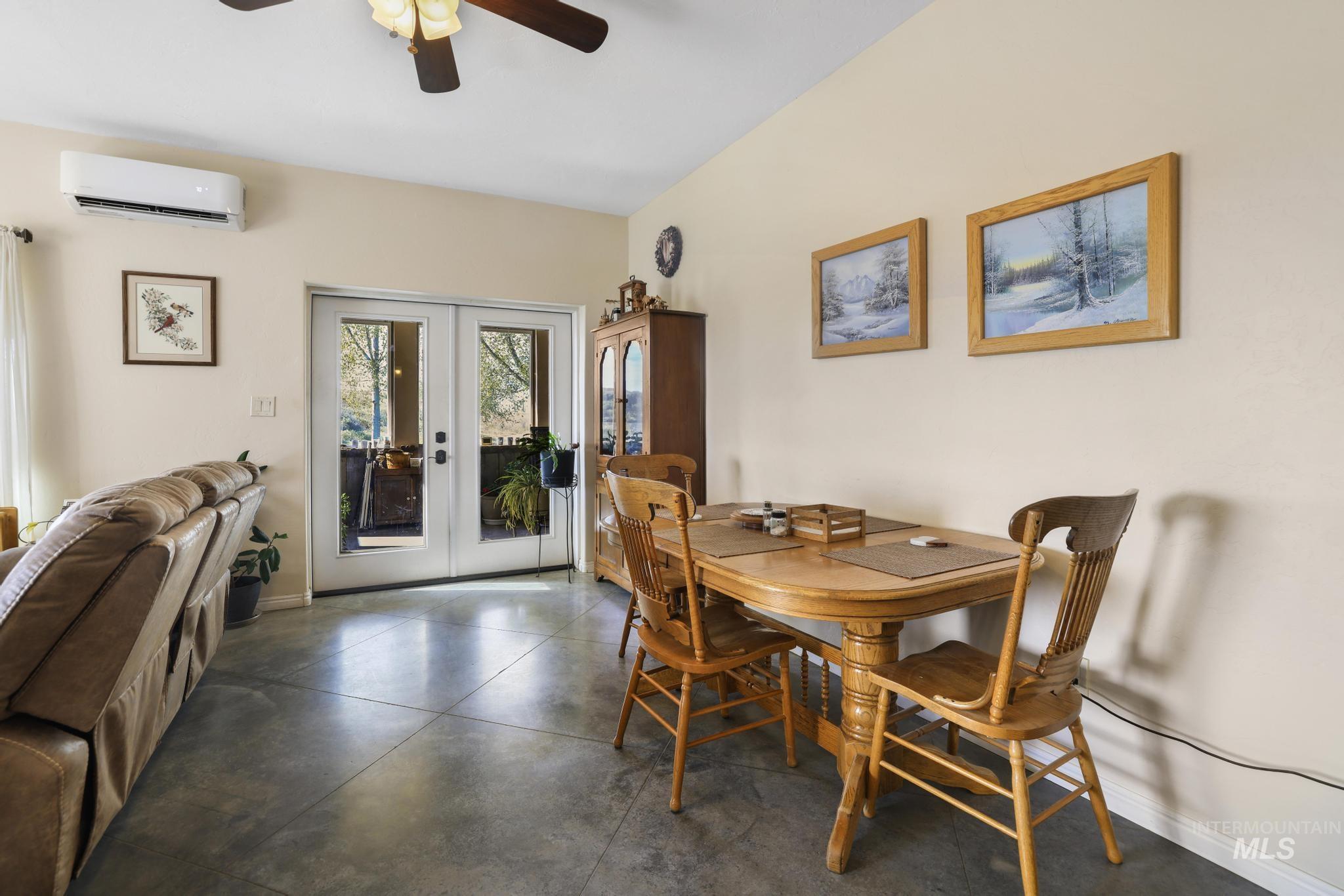 1994 S S 1200 E, Bliss, Idaho 83314, 2 Bedrooms, 2 Bathrooms, Residential For Sale, Price $520,000, 98986643