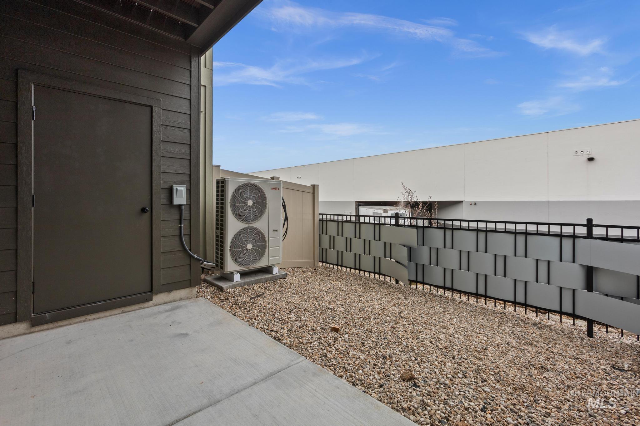 7494 W Swain Lane, Garden City, Idaho 83714, 3 Bedrooms, 3 Bathrooms, Residential For Sale, Price $439,000, 98986646