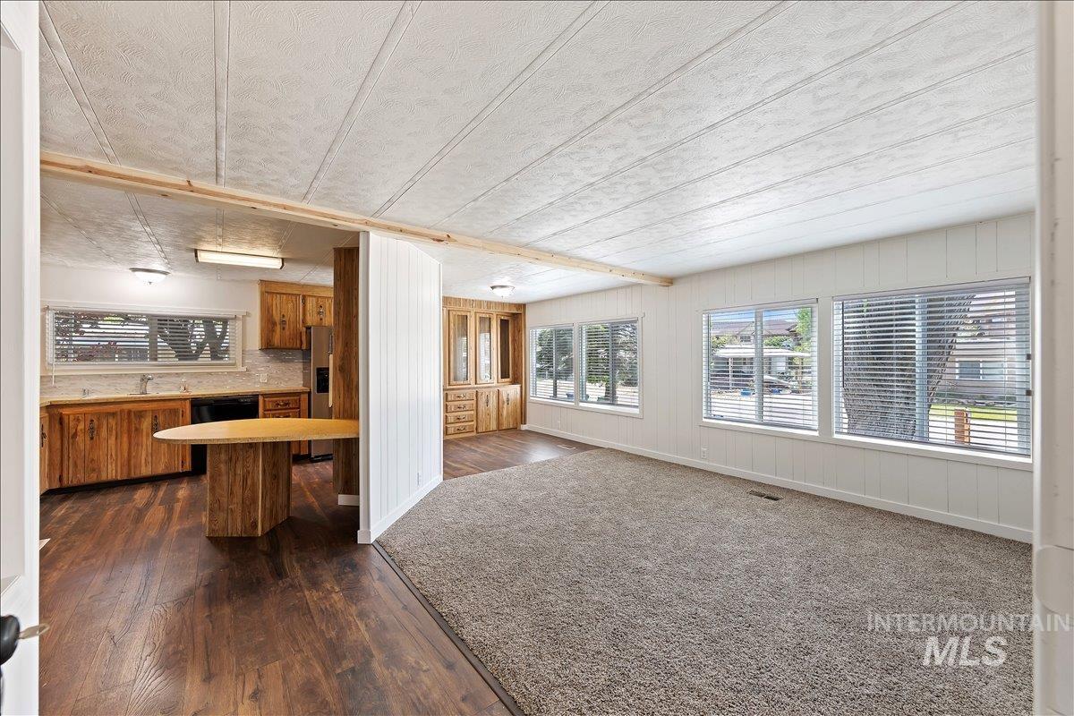 3779 S Clacton Way, Boise, Idaho 83716, 2 Bedrooms, 2 Bathrooms, Residential For Sale, Price $325,000,MLS 98986648