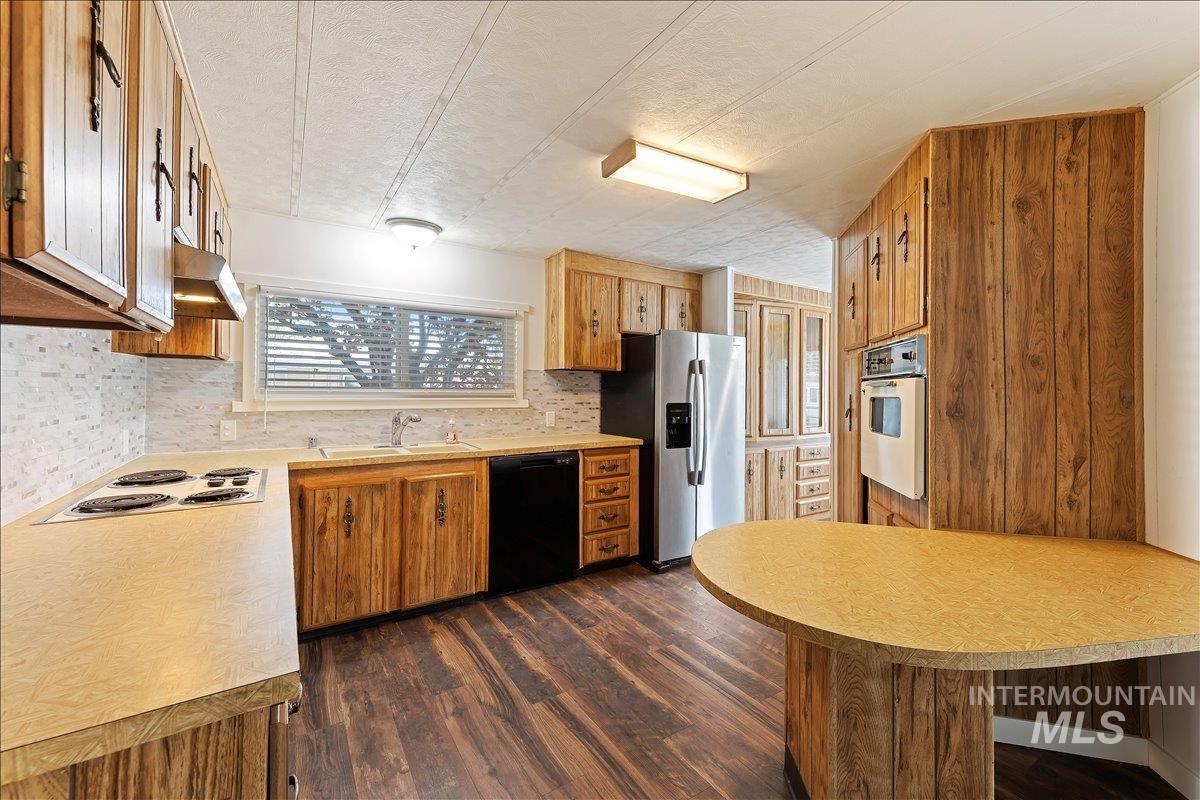 3779 S Clacton Way, Boise, Idaho 83716, 2 Bedrooms, 2 Bathrooms, Residential For Sale, Price $325,000,MLS 98986648