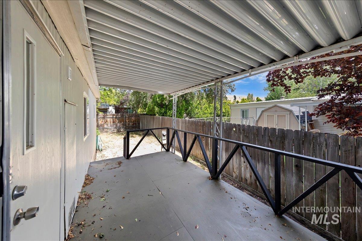 3779 S Clacton Way, Boise, Idaho 83716, 2 Bedrooms, 2 Bathrooms, Residential For Sale, Price $325,000,MLS 98986648