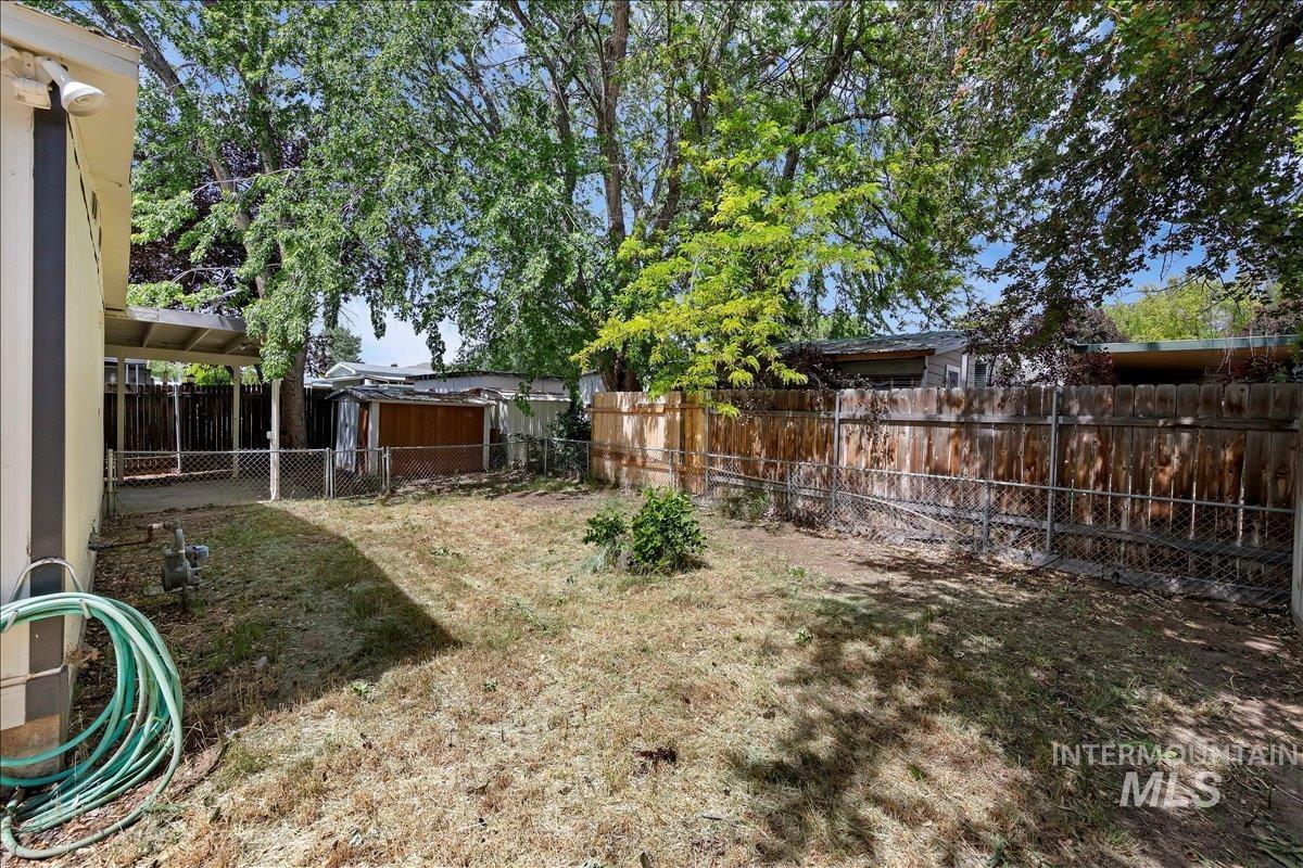3779 S Clacton Way, Boise, Idaho 83716, 2 Bedrooms, 2 Bathrooms, Residential For Sale, Price $325,000,MLS 98986648