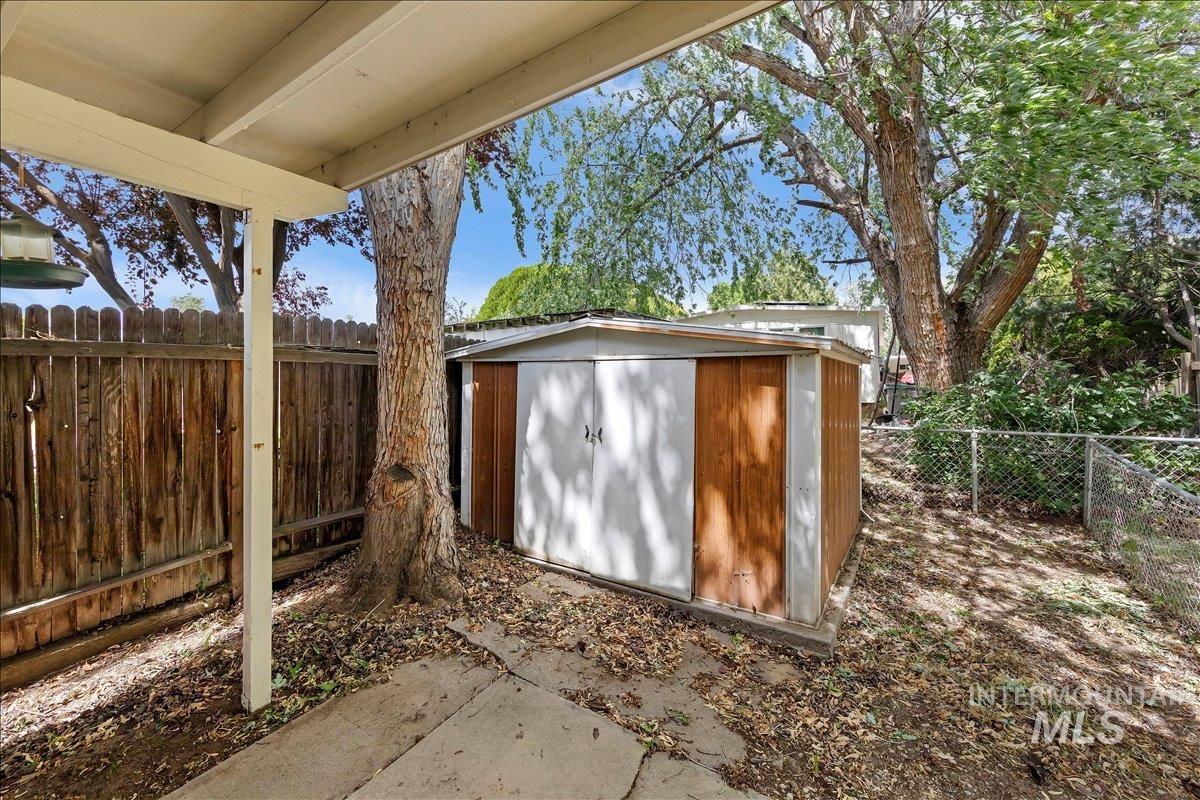 3779 S Clacton Way, Boise, Idaho 83716, 2 Bedrooms, 2 Bathrooms, Residential For Sale, Price $325,000,MLS 98986648