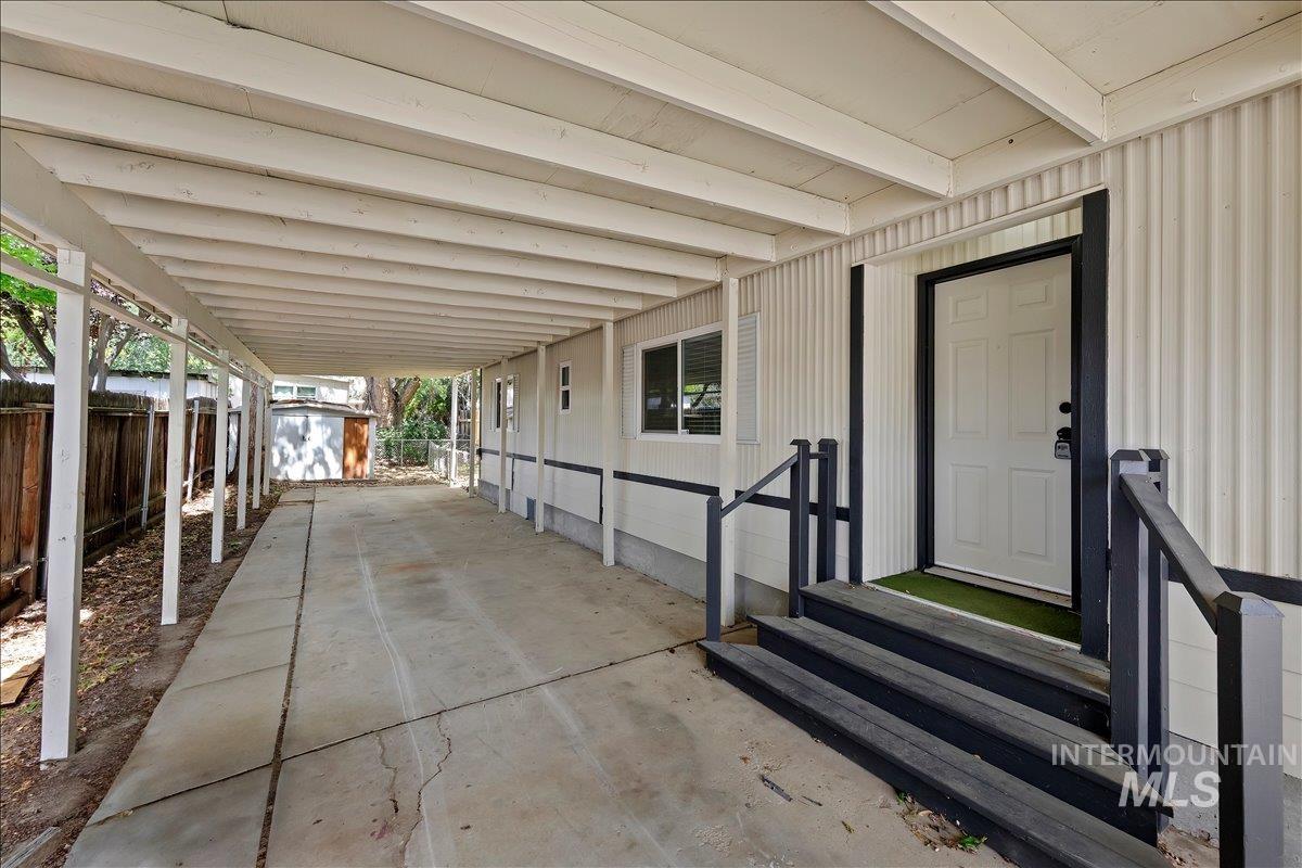 3779 S Clacton Way, Boise, Idaho 83716, 2 Bedrooms, 2 Bathrooms, Residential For Sale, Price $325,000,MLS 98986648