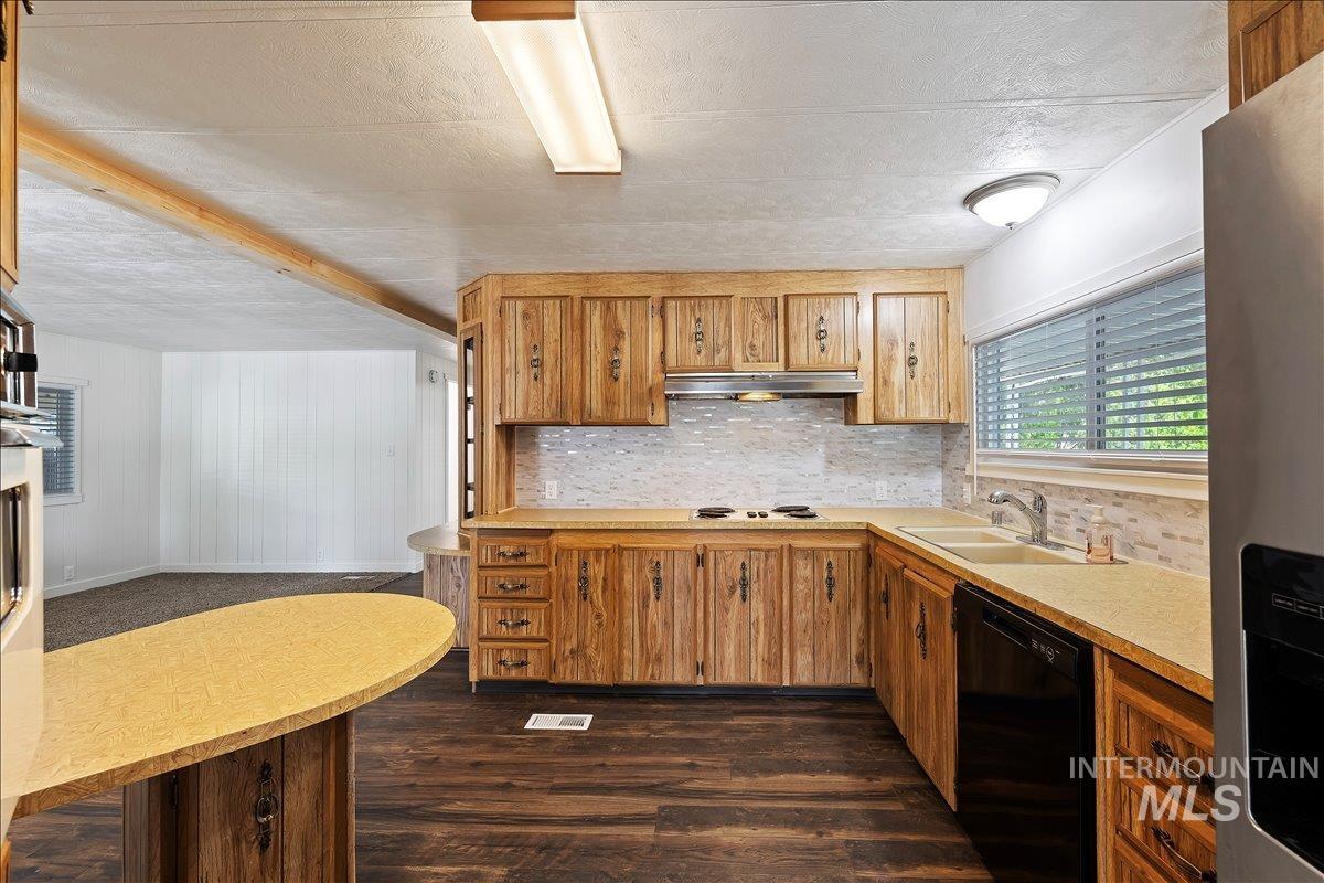 3779 S Clacton Way, Boise, Idaho 83716, 2 Bedrooms, 2 Bathrooms, Residential For Sale, Price $325,000,MLS 98986648