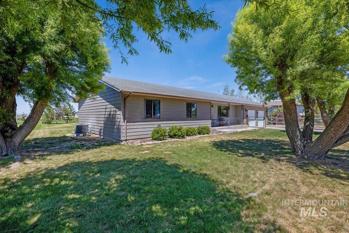 1030 Clear Creek Drive, Buhl, Idaho 83316, 3 Bedrooms, 2 Bathrooms, Residential For Sale, Price $450,000,MLS 98986650