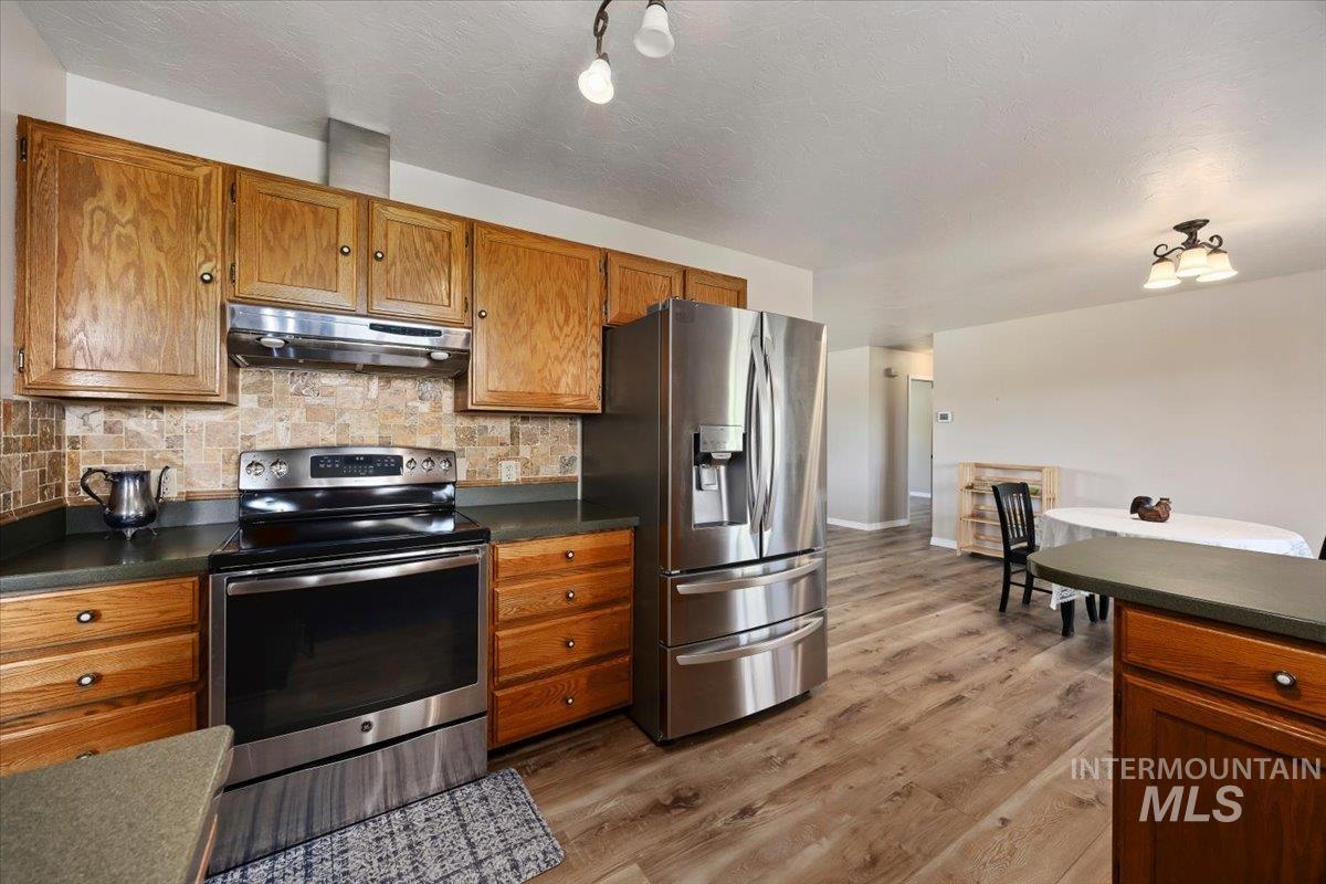 1030 Clear Creek Drive, Buhl, Idaho 83316, 3 Bedrooms, 2 Bathrooms, Residential For Sale, Price $450,000,MLS 98986650