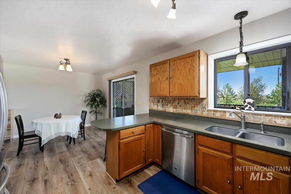 1030 Clear Creek Drive, Buhl, Idaho 83316, 3 Bedrooms, 2 Bathrooms, Residential For Sale, Price $450,000,MLS 98986650