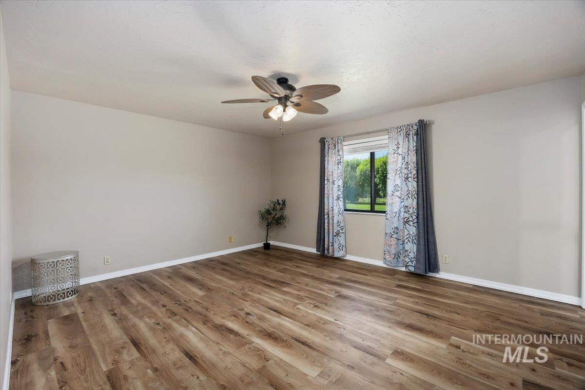 1030 Clear Creek Drive, Buhl, Idaho 83316, 3 Bedrooms, 2 Bathrooms, Residential For Sale, Price $450,000,MLS 98986650