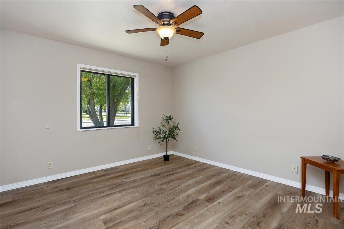 1030 Clear Creek Drive, Buhl, Idaho 83316, 3 Bedrooms, 2 Bathrooms, Residential For Sale, Price $450,000,MLS 98986650