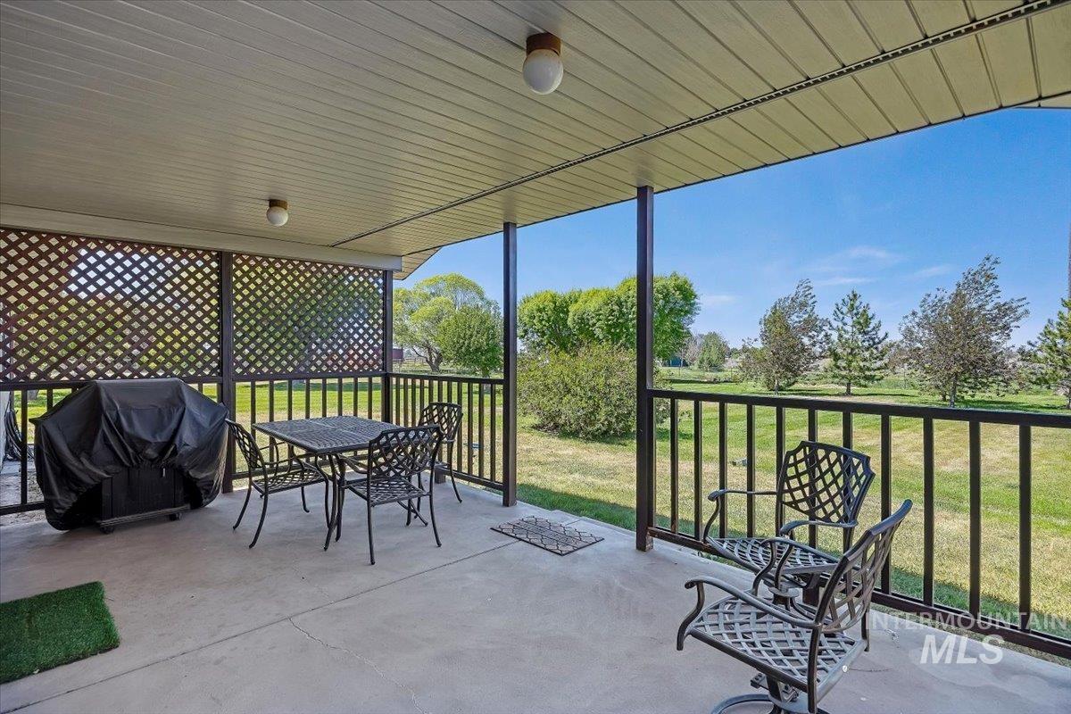 1030 Clear Creek Drive, Buhl, Idaho 83316, 3 Bedrooms, 2 Bathrooms, Residential For Sale, Price $450,000,MLS 98986650
