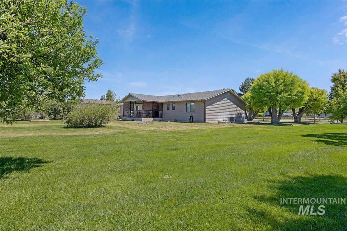 1030 Clear Creek Drive, Buhl, Idaho 83316, 3 Bedrooms, 2 Bathrooms, Residential For Sale, Price $450,000,MLS 98986650