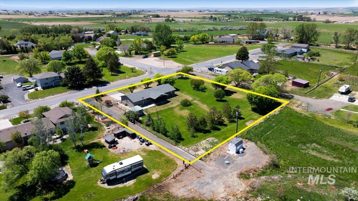 1030 Clear Creek Drive, Buhl, Idaho 83316, 3 Bedrooms, 2 Bathrooms, Residential For Sale, Price $450,000,MLS 98986650