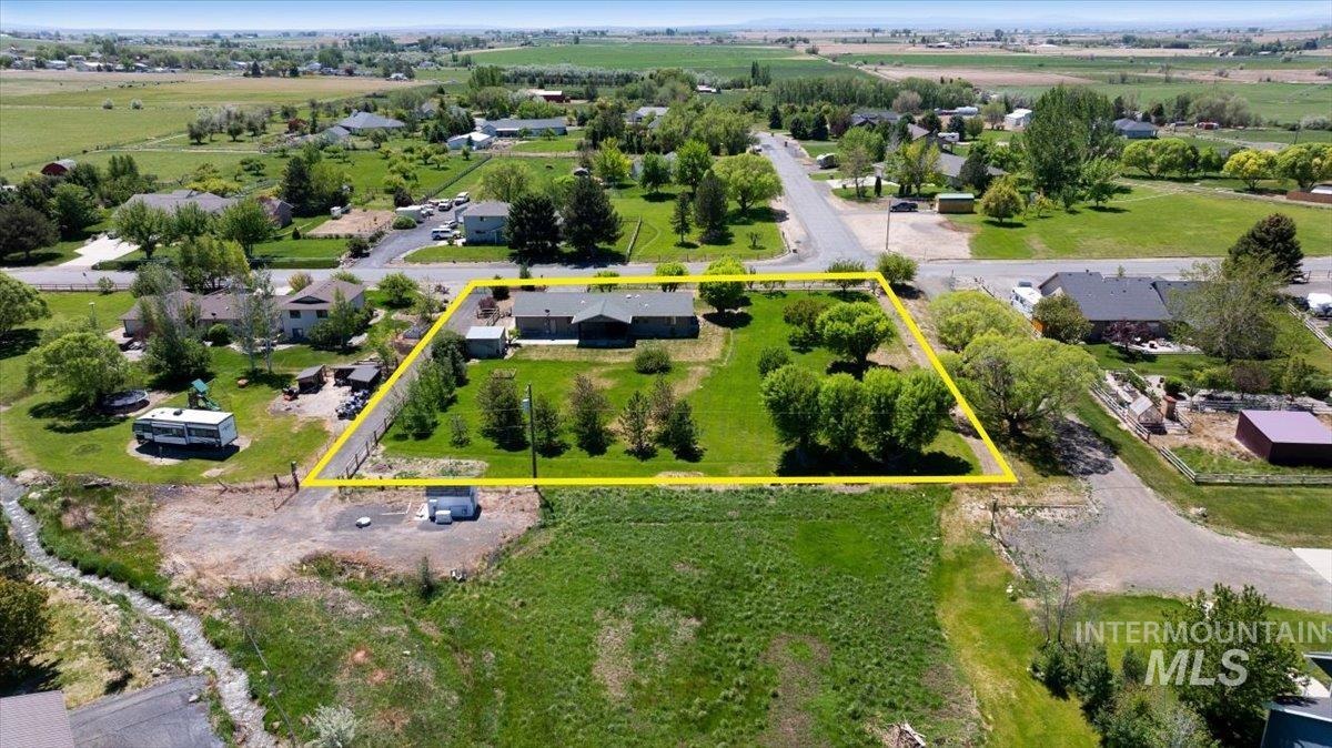1030 Clear Creek Drive, Buhl, Idaho 83316, 3 Bedrooms, 2 Bathrooms, Residential For Sale, Price $450,000,MLS 98986650