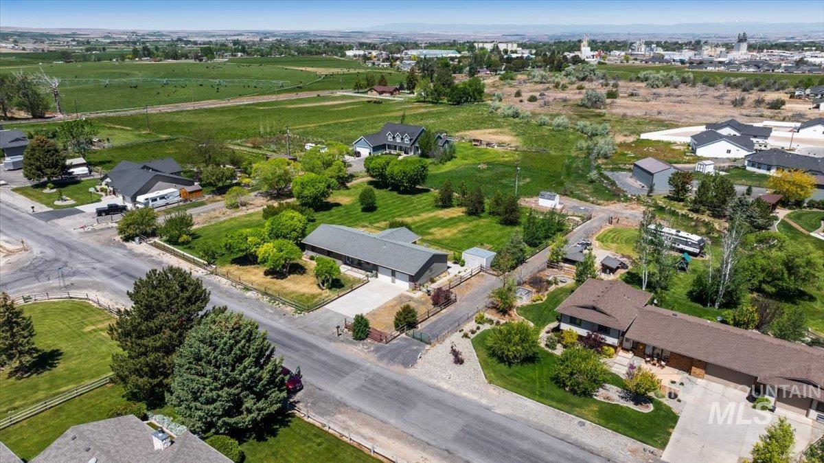 1030 Clear Creek Drive, Buhl, Idaho 83316, 3 Bedrooms, 2 Bathrooms, Residential For Sale, Price $450,000,MLS 98986650