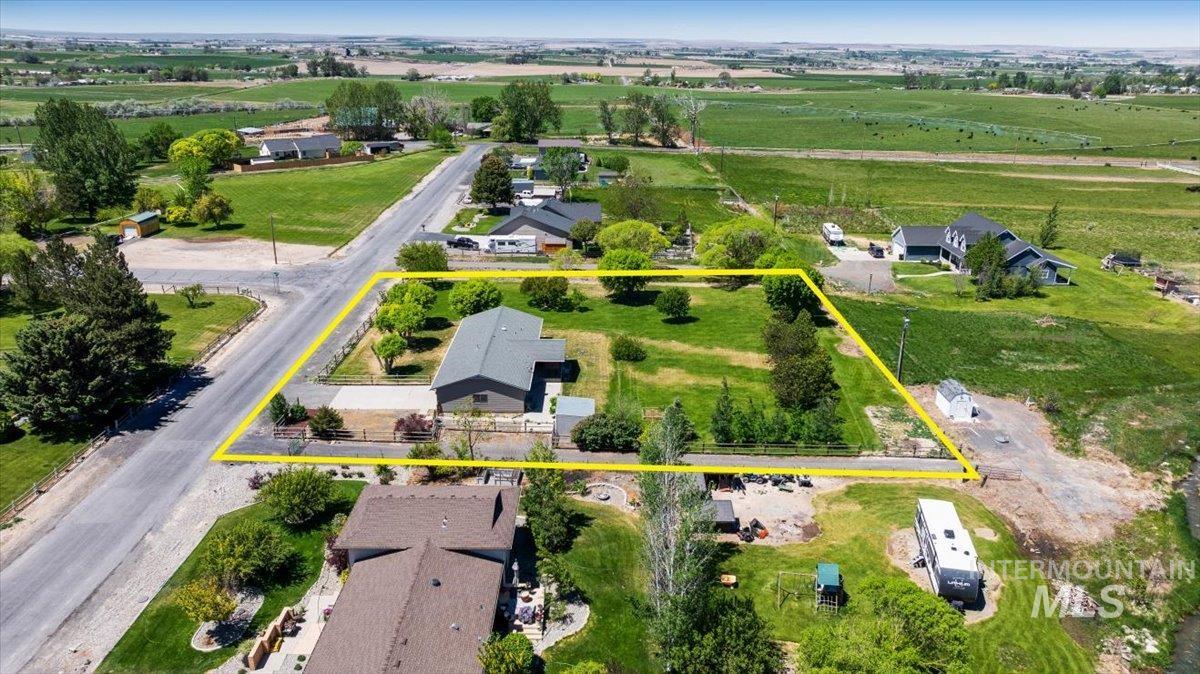 1030 Clear Creek Drive, Buhl, Idaho 83316, 3 Bedrooms, 2 Bathrooms, Residential For Sale, Price $450,000,MLS 98986650
