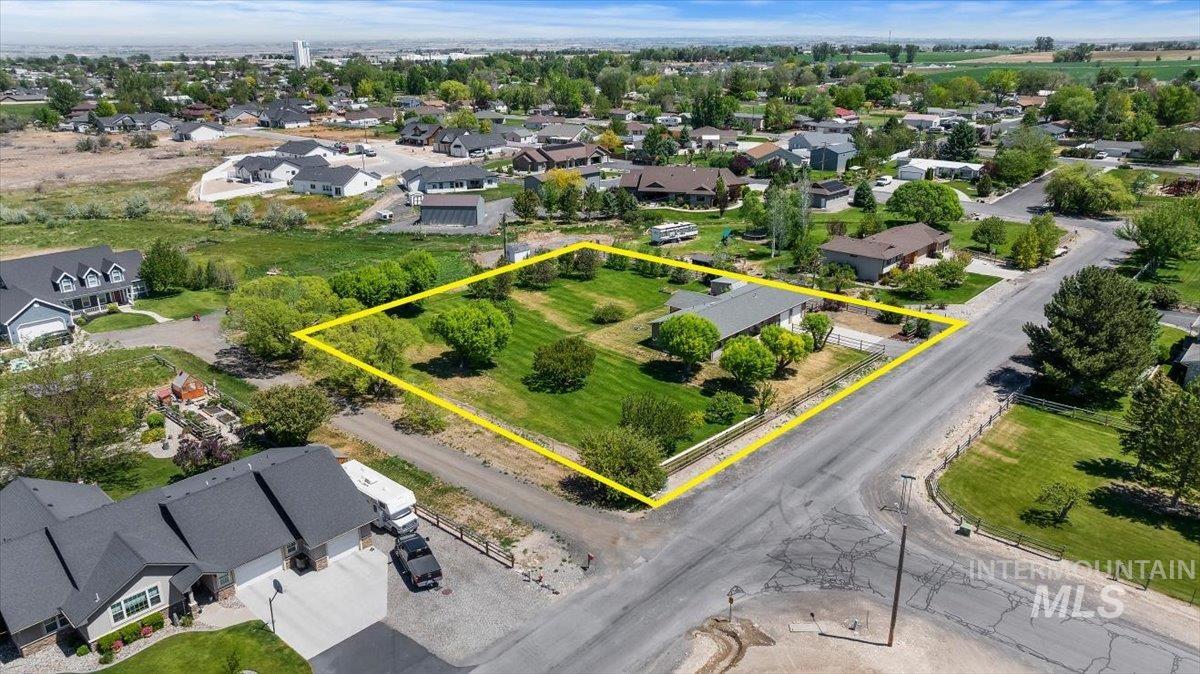 1030 Clear Creek Drive, Buhl, Idaho 83316, 3 Bedrooms, 2 Bathrooms, Residential For Sale, Price $450,000,MLS 98986650